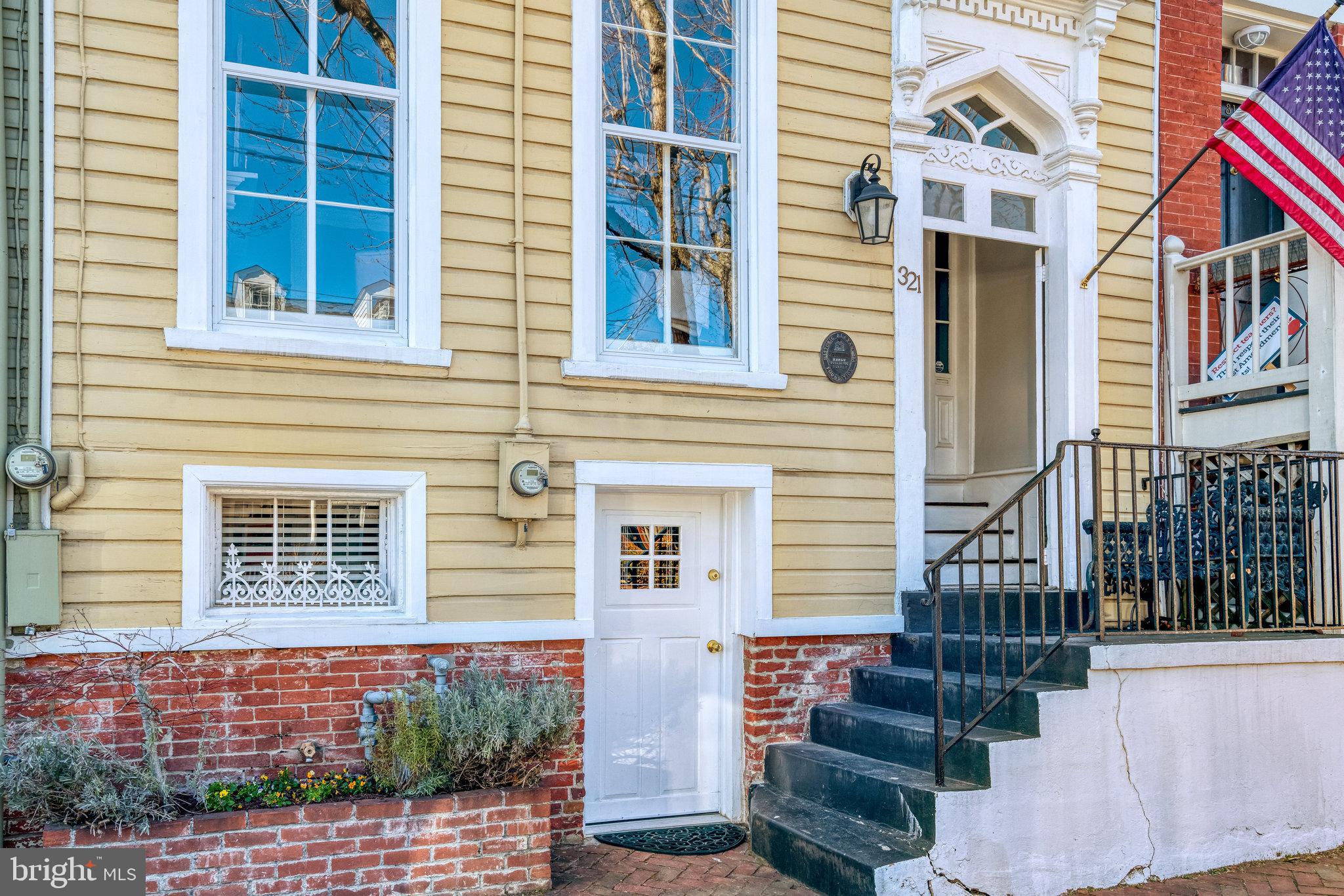 OLD TOWN ALEXANDRIA - Residential