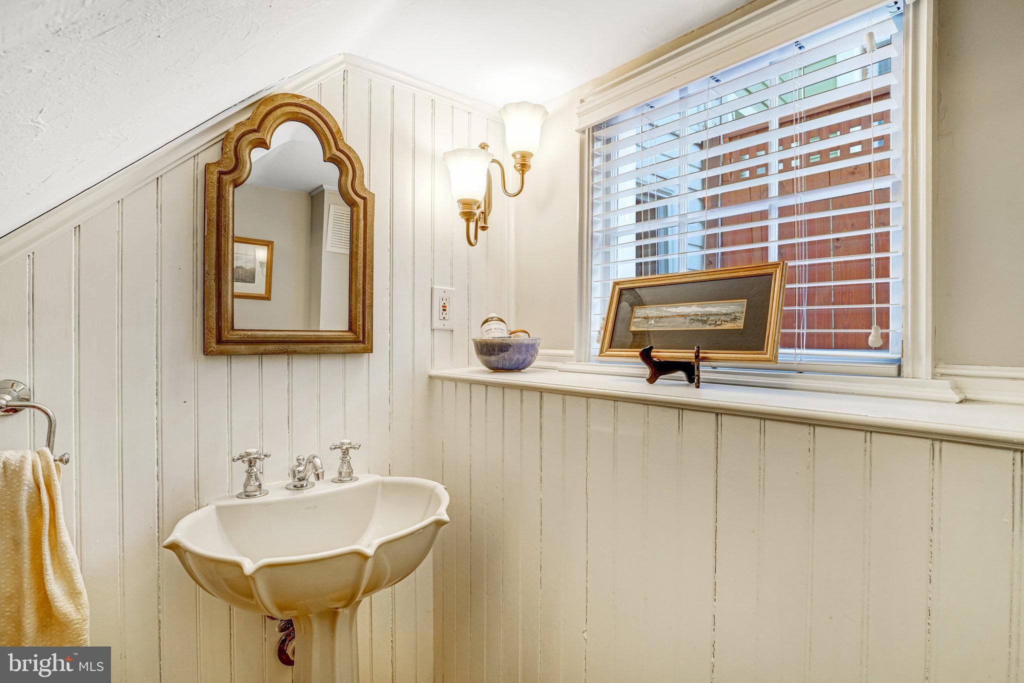 OLD TOWN ALEXANDRIA - Residential