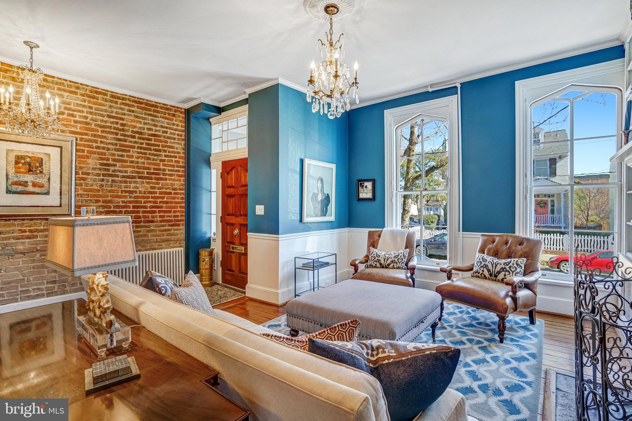 OLD TOWN ALEXANDRIA - Residential