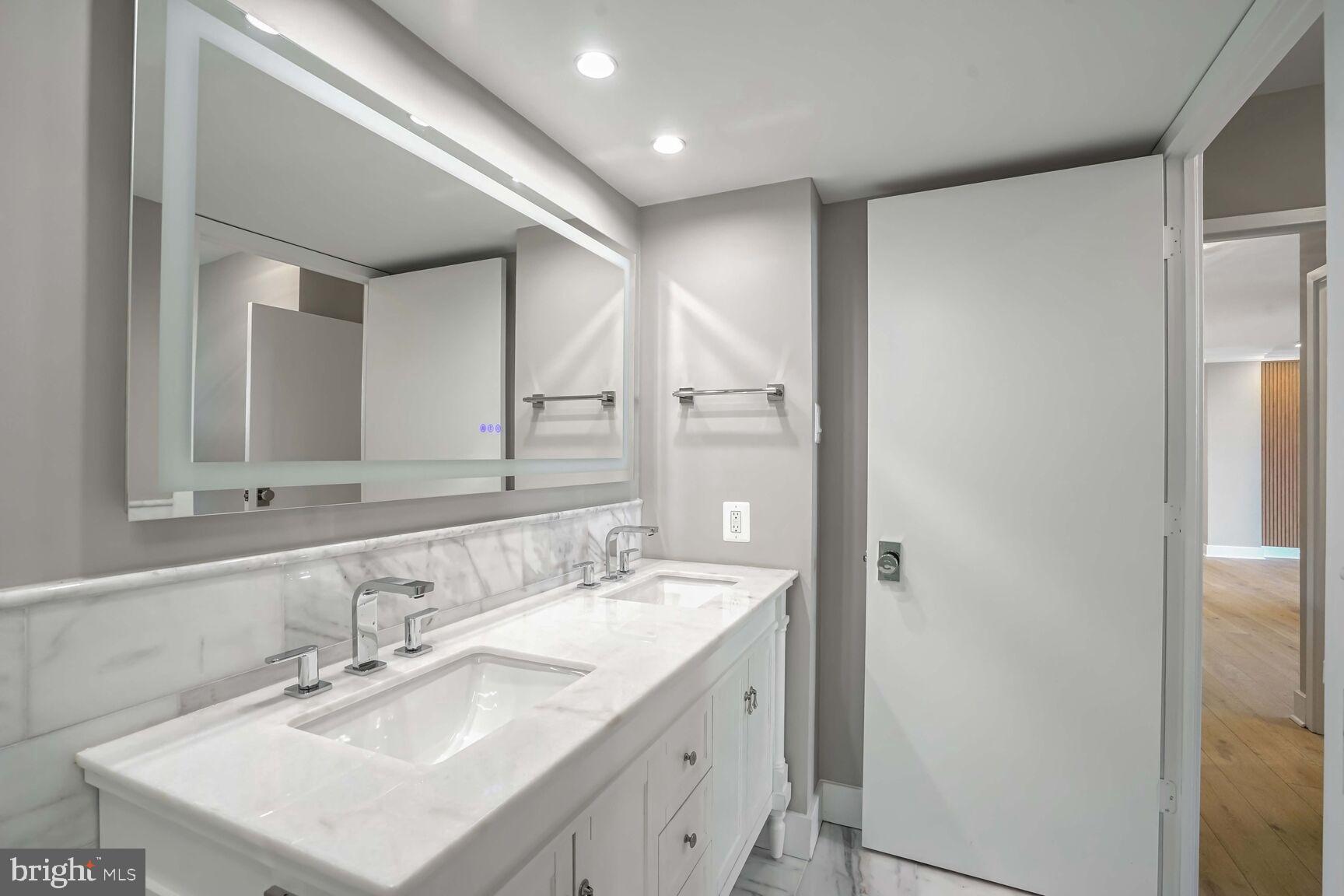 OLD TOWN ALEXANDRIA - Residential