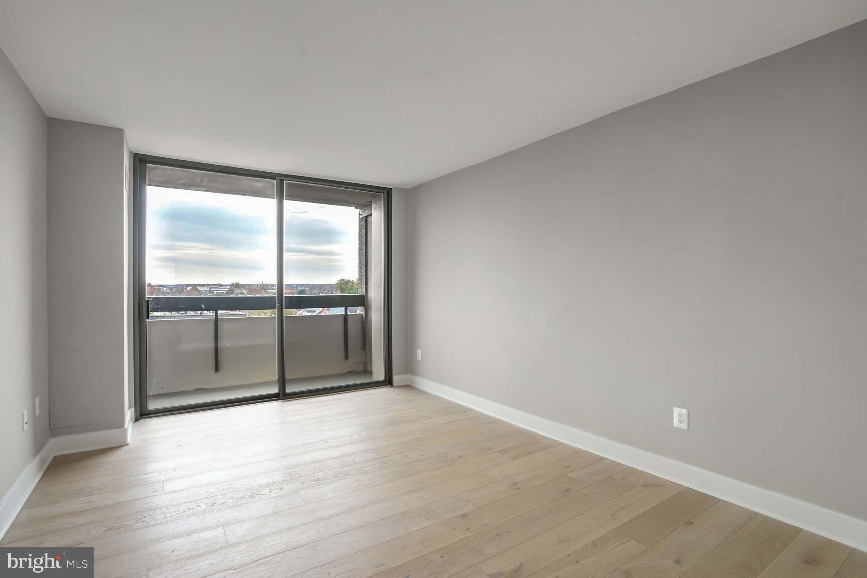 OLD TOWN ALEXANDRIA - Residential