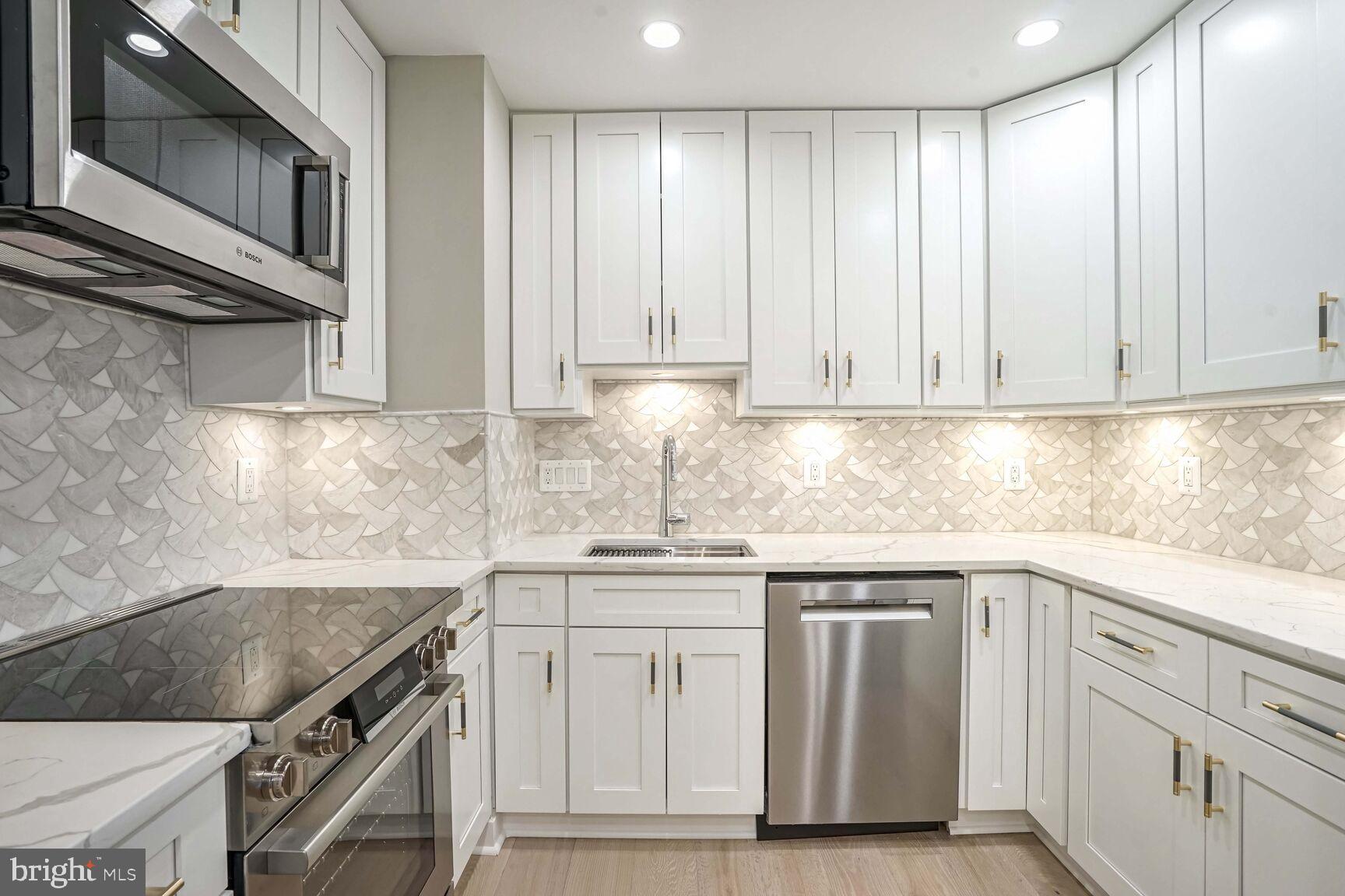 OLD TOWN ALEXANDRIA - Residential