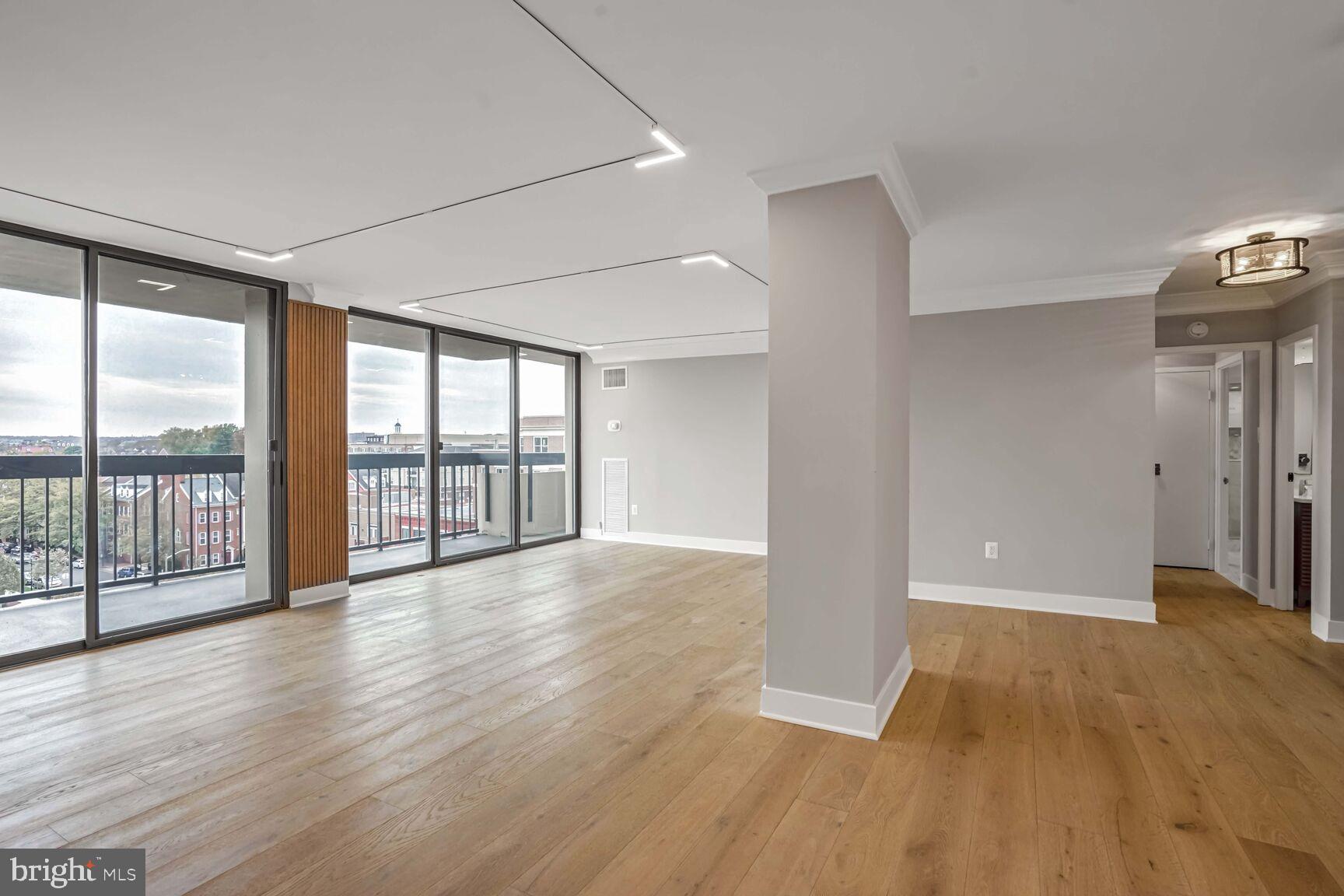 OLD TOWN ALEXANDRIA - Residential