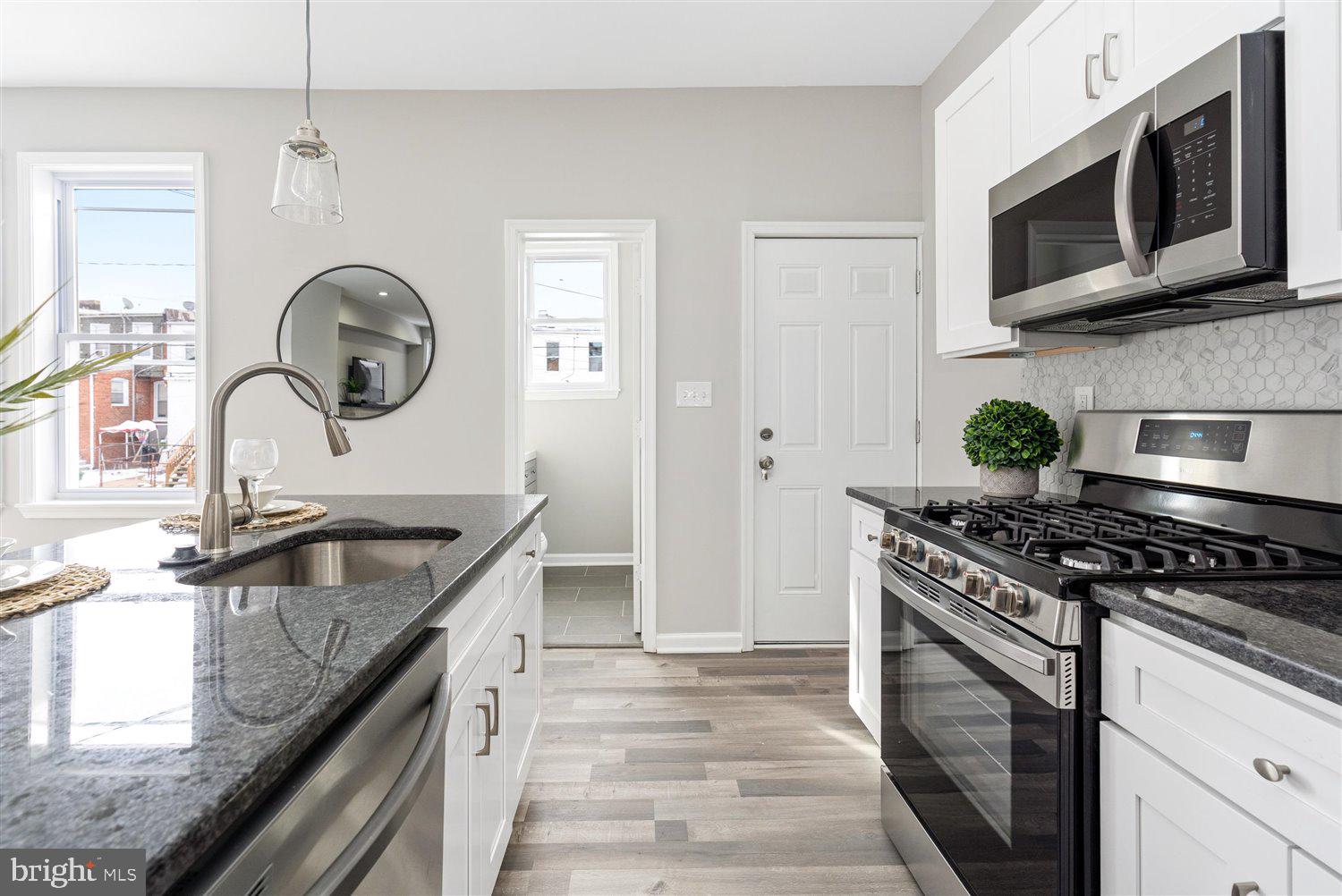 MONTEBELLO - Residential