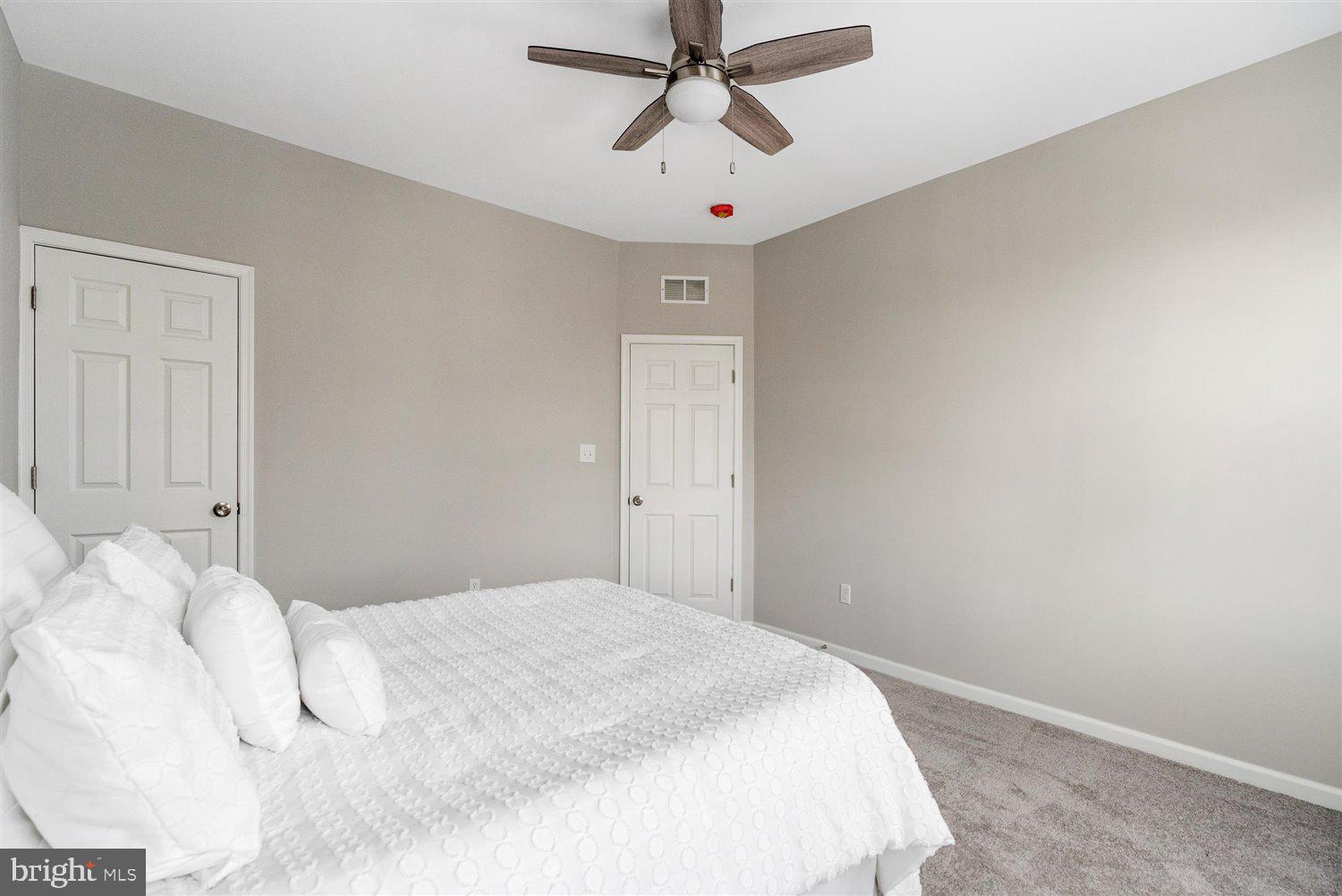 MONTEBELLO - Residential