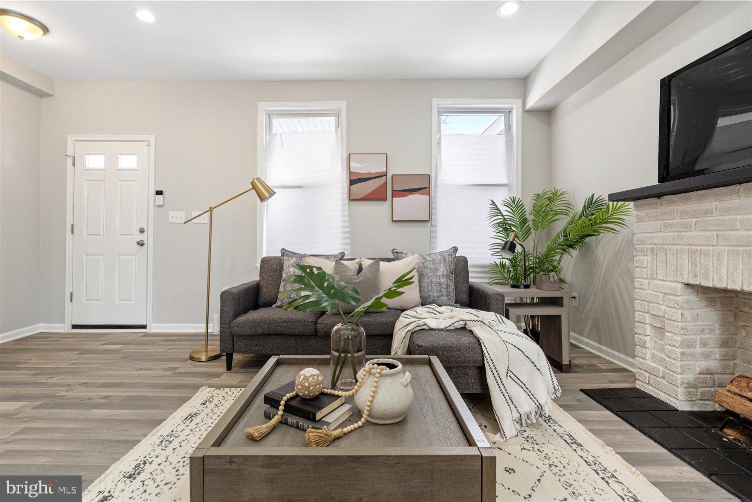 MONTEBELLO - Residential