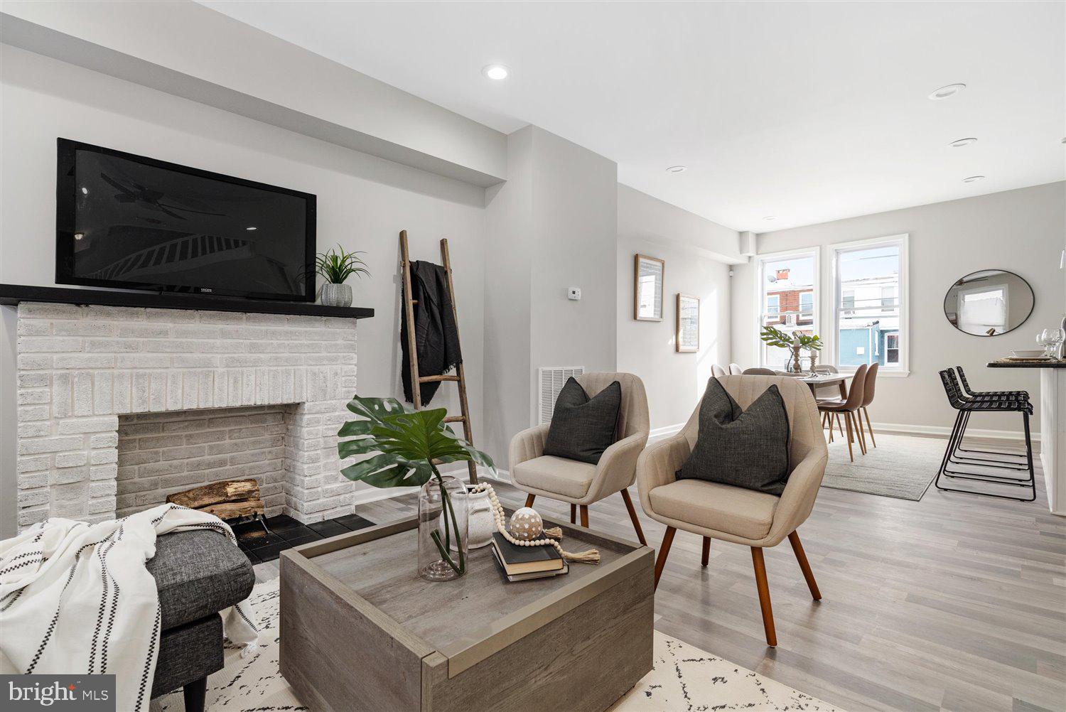 MONTEBELLO - Residential