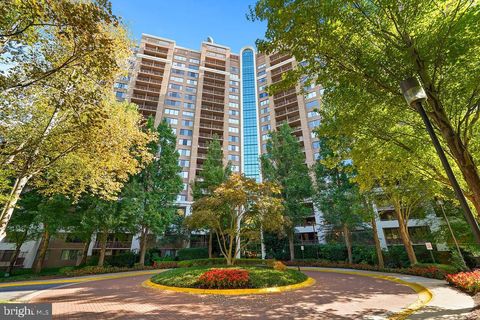 Photo of 10101 Grosvenor Place #1004, ROCKVILLE, MD 20852 (MLS # MDMC2198686)