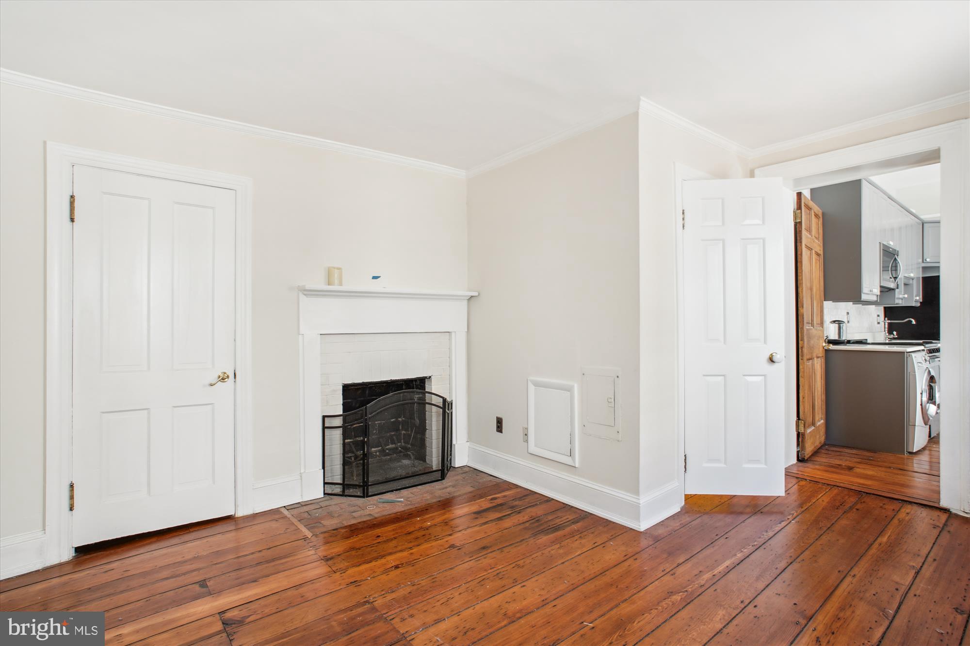 THE COURTS - Residential Lease