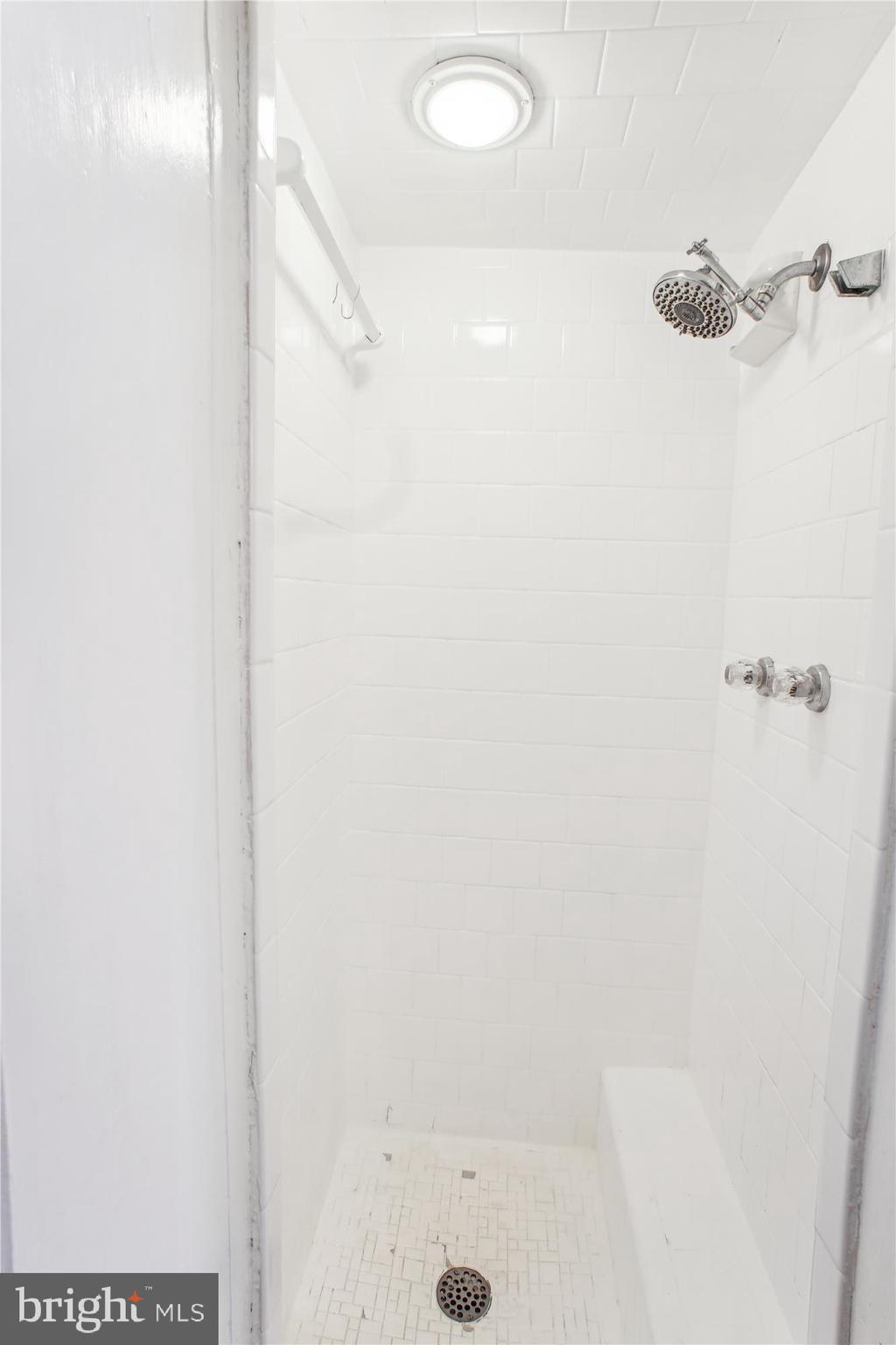 THE COURTS - Residential Lease