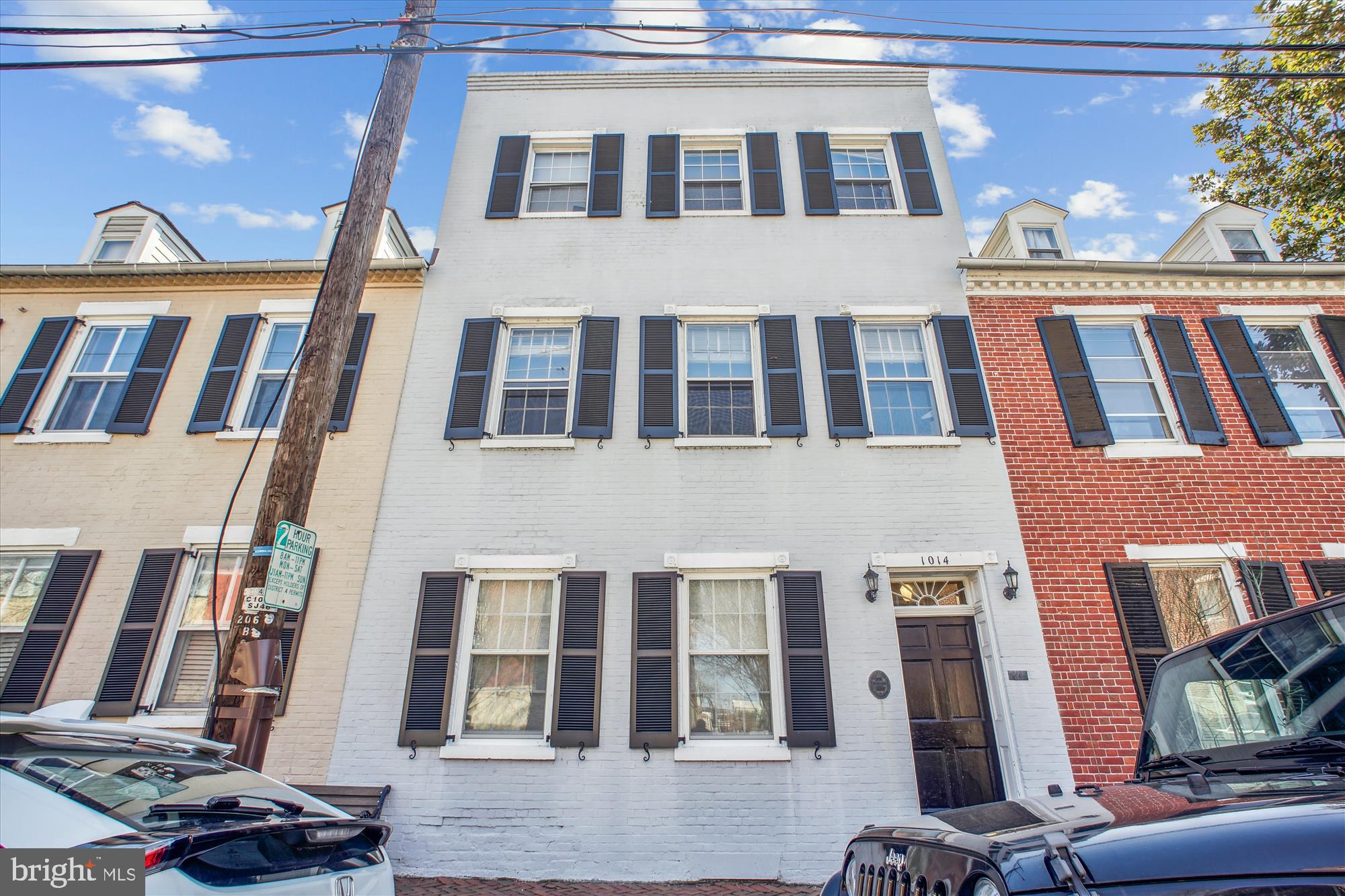 THE COURTS - Residential Lease