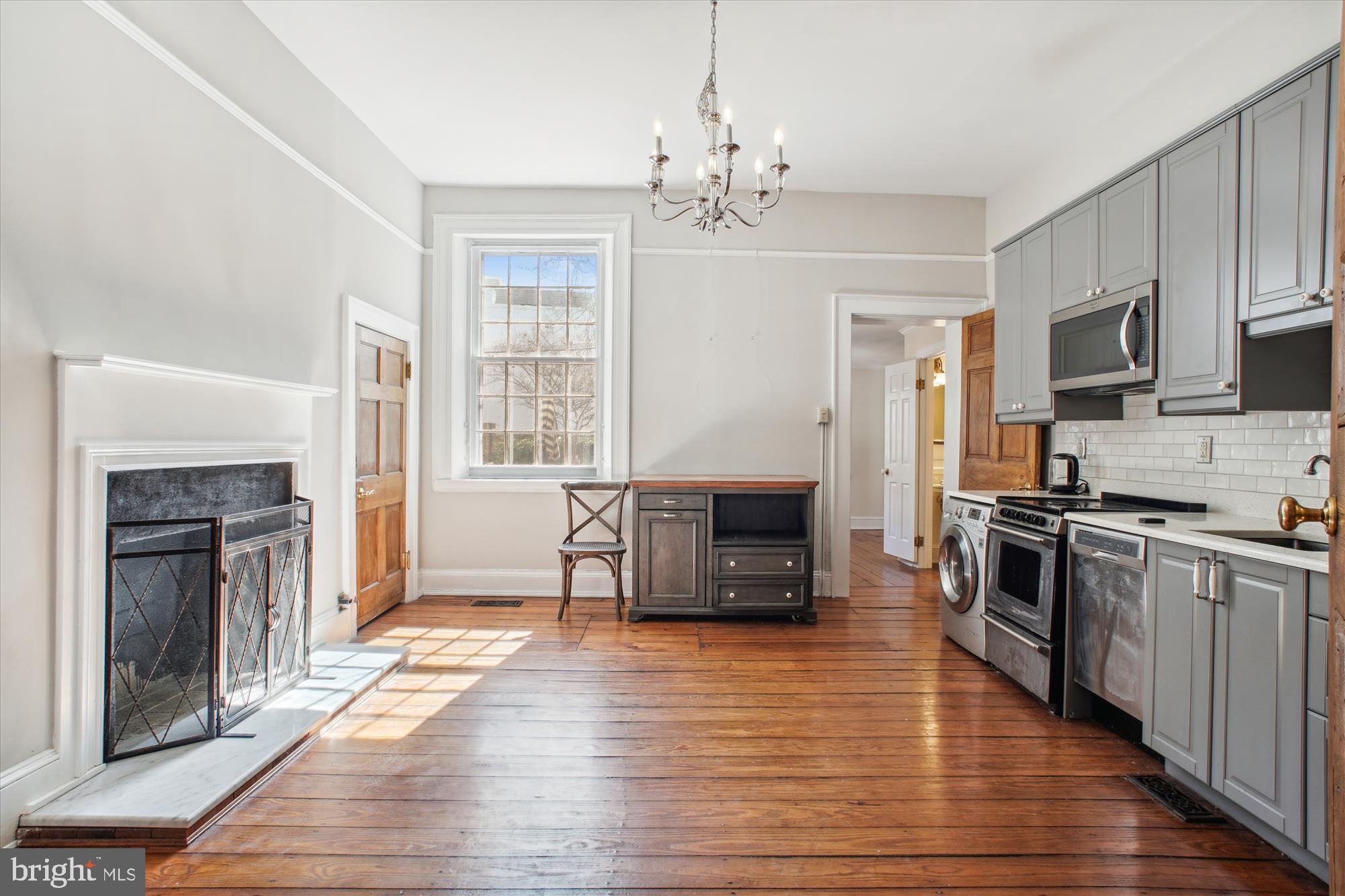 THE COURTS - Residential Lease