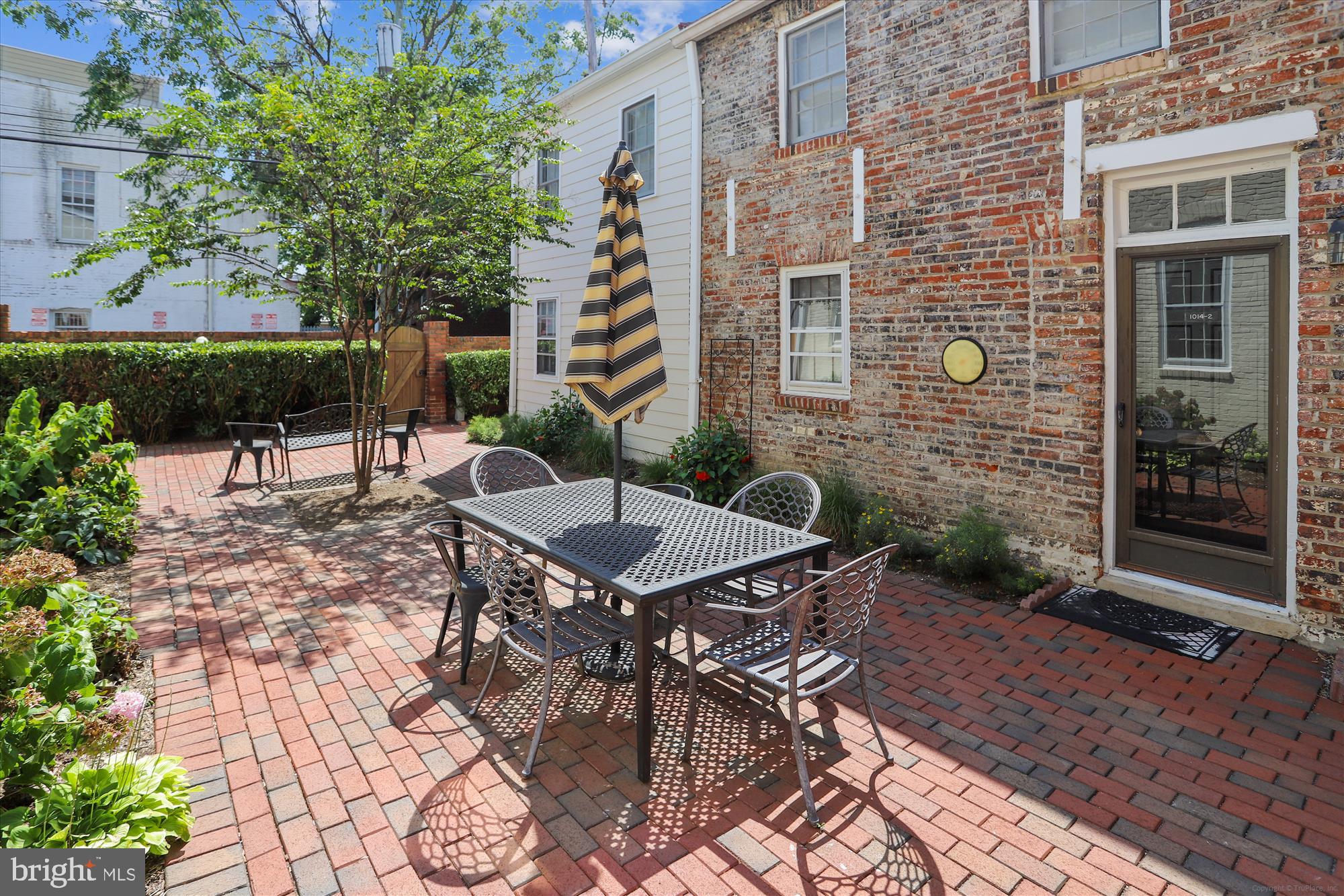 THE COURTS - Residential Lease