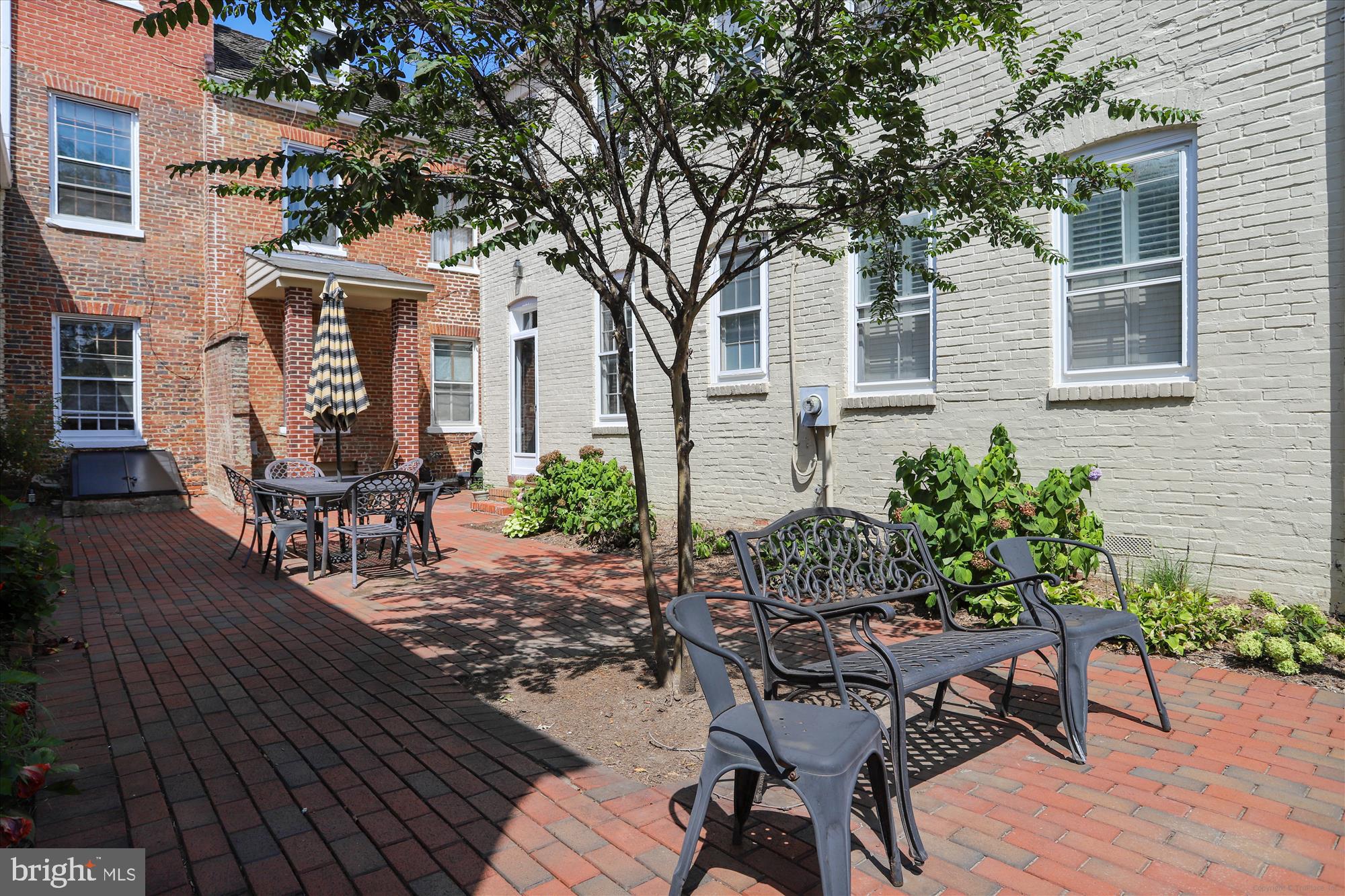 THE COURTS - Residential Lease