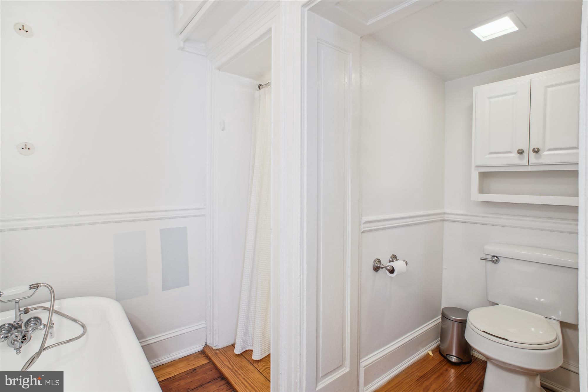 THE COURTS - Residential Lease