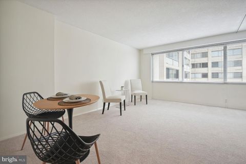 Photo of 5500 FRIENDSHIP BLVD #1815N, CHEVY CHASE, MD 20815 (MLS # MDMC2099470)