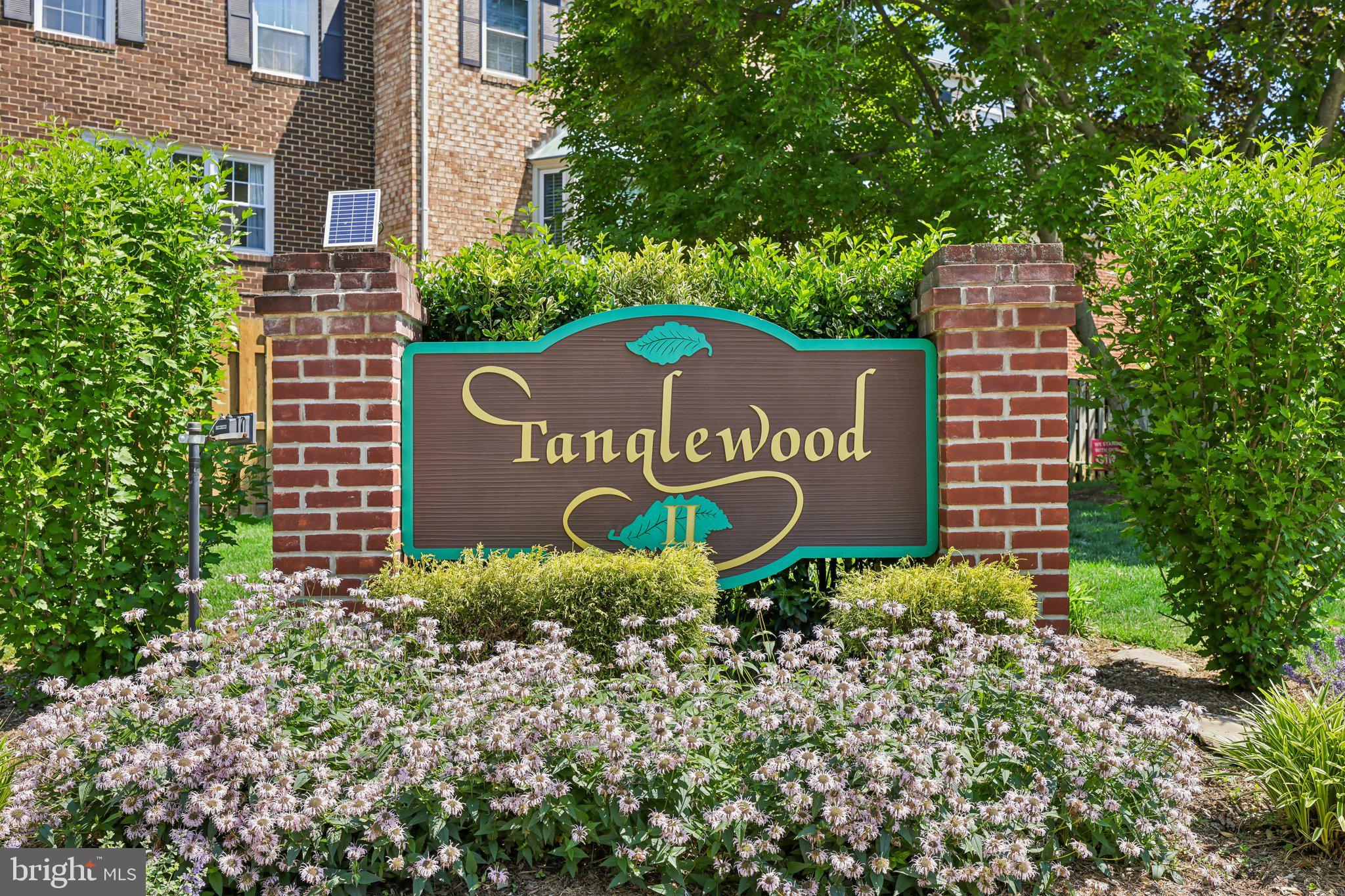 BAY HILLS - COLONIAL RIDGE - Residential