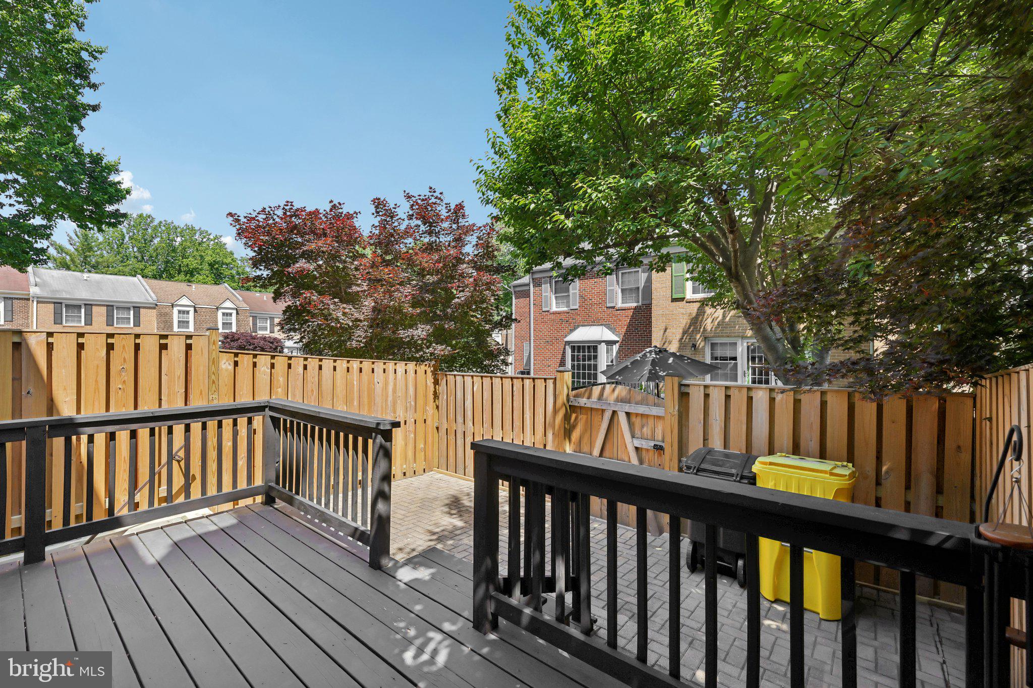 BAY HILLS - COLONIAL RIDGE - Residential