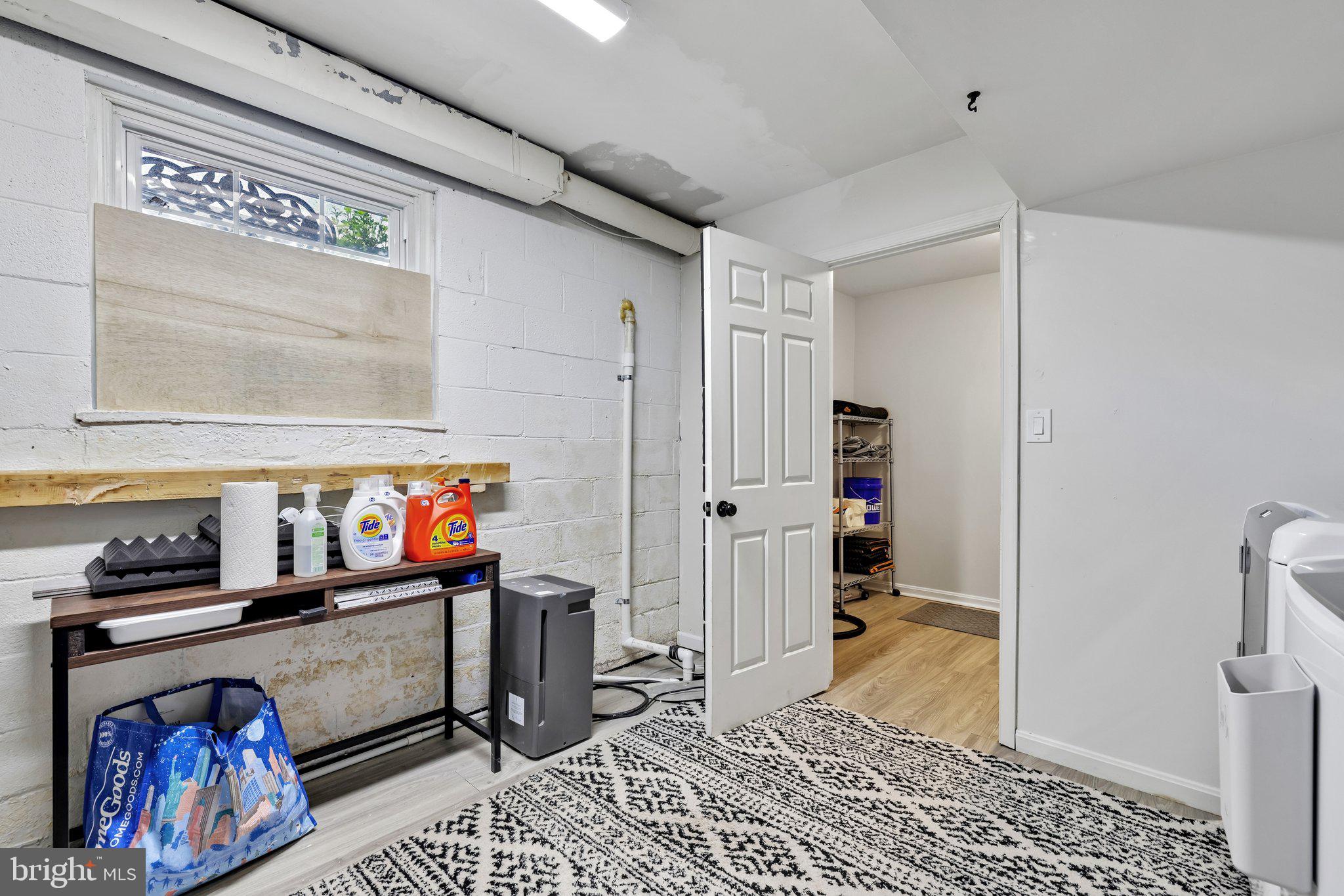 BAY HILLS - COLONIAL RIDGE - Residential
