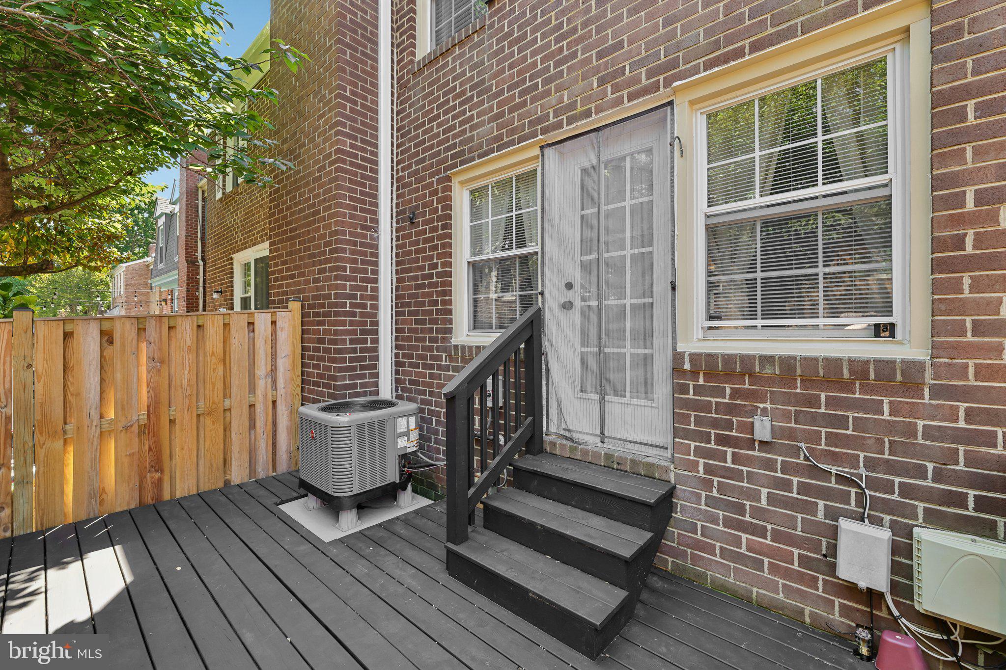 BAY HILLS - COLONIAL RIDGE - Residential