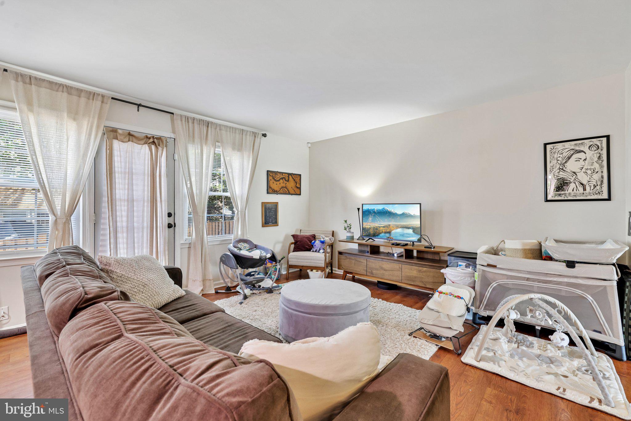 BAY HILLS - COLONIAL RIDGE - Residential