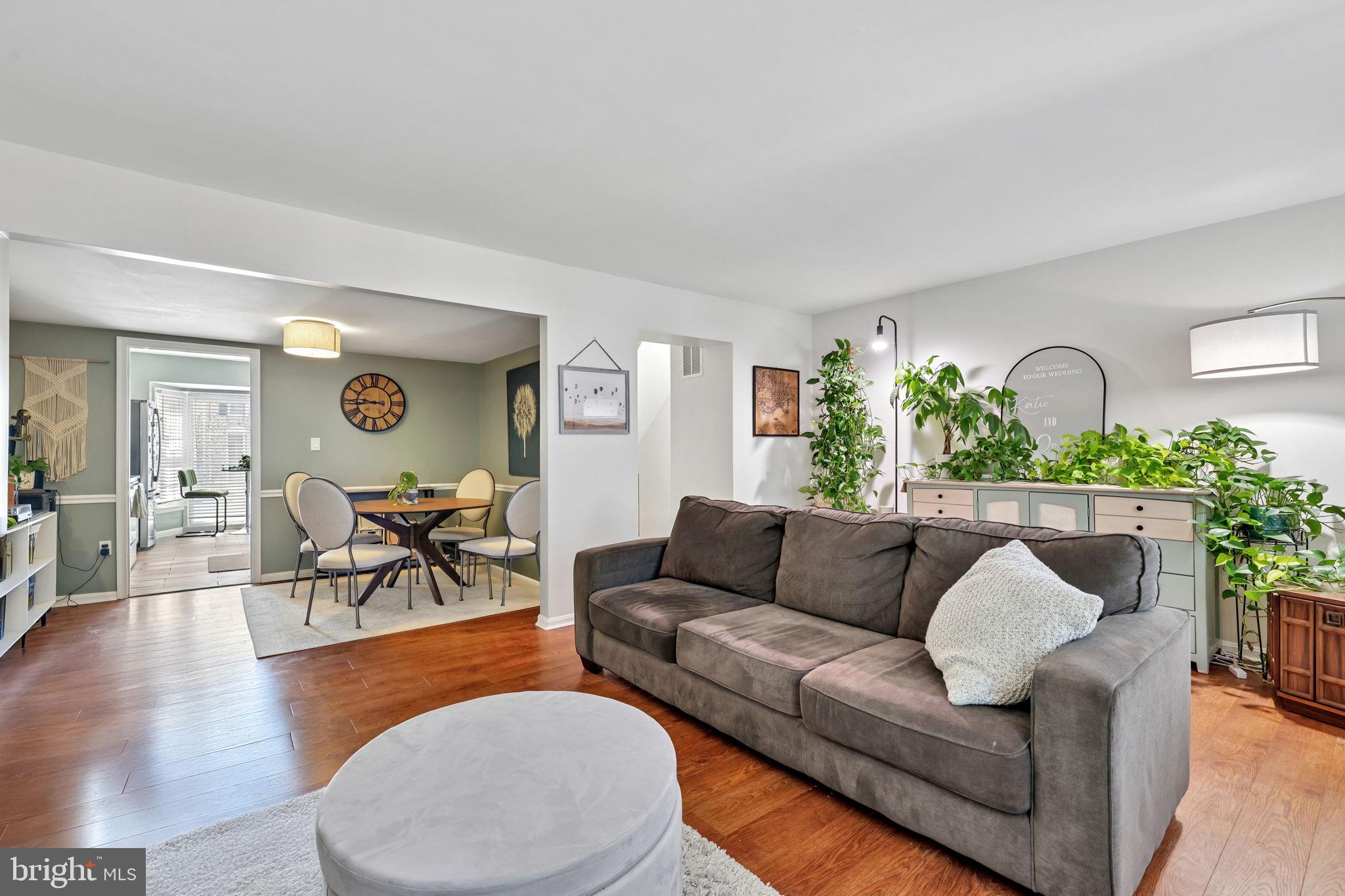 462 COLONIAL RIDGE LANE