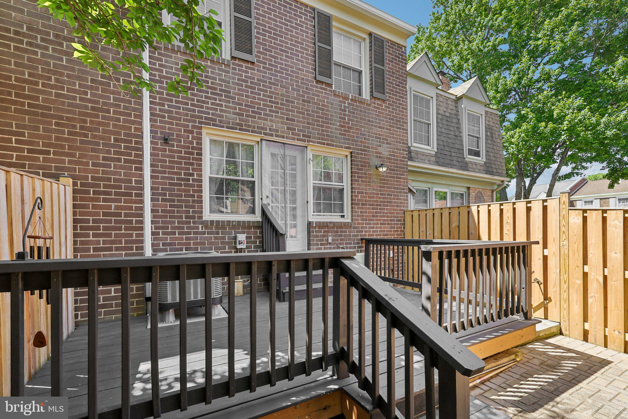 BAY HILLS - COLONIAL RIDGE - Residential