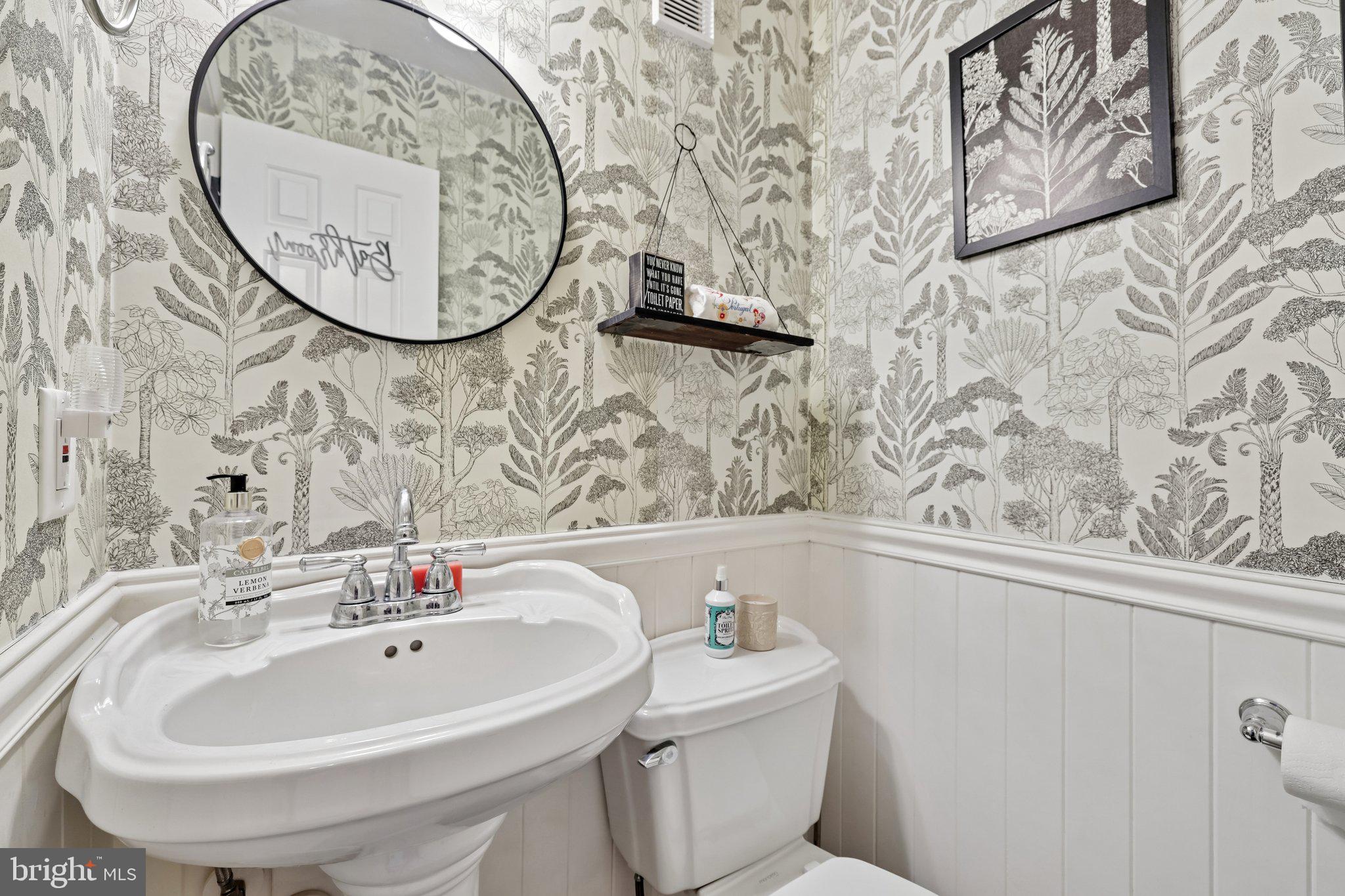 BAY HILLS - COLONIAL RIDGE - Residential