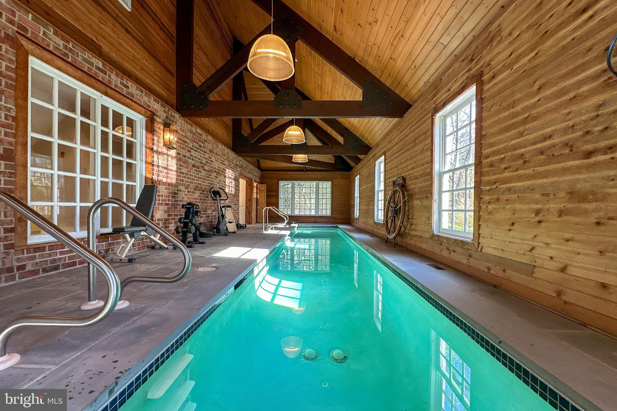 300 BROOKS BEND