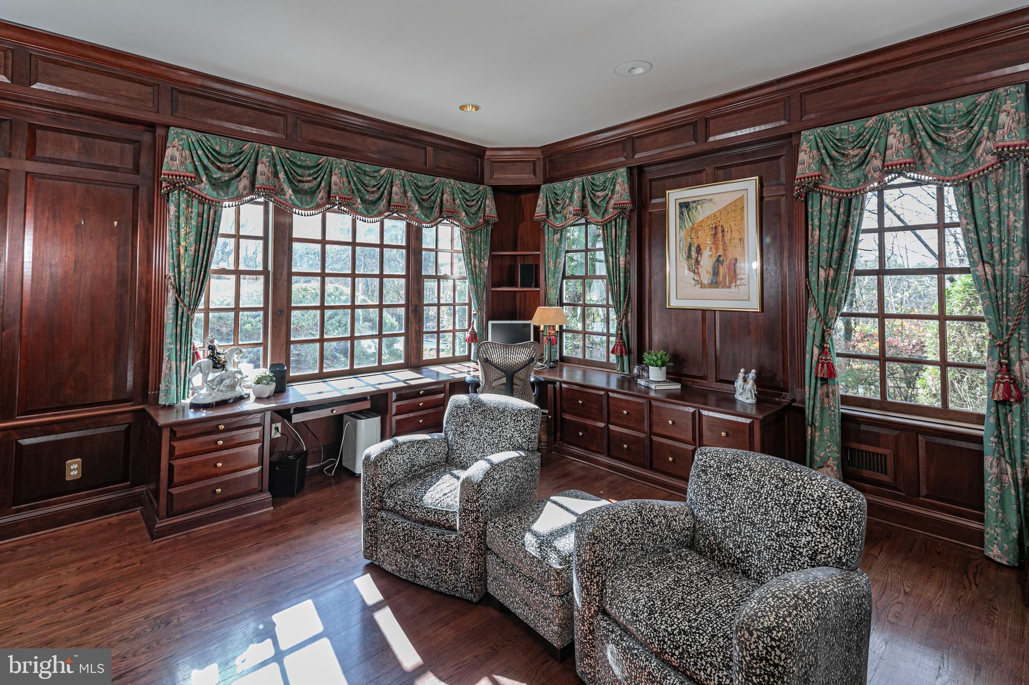 300 BROOKS BEND