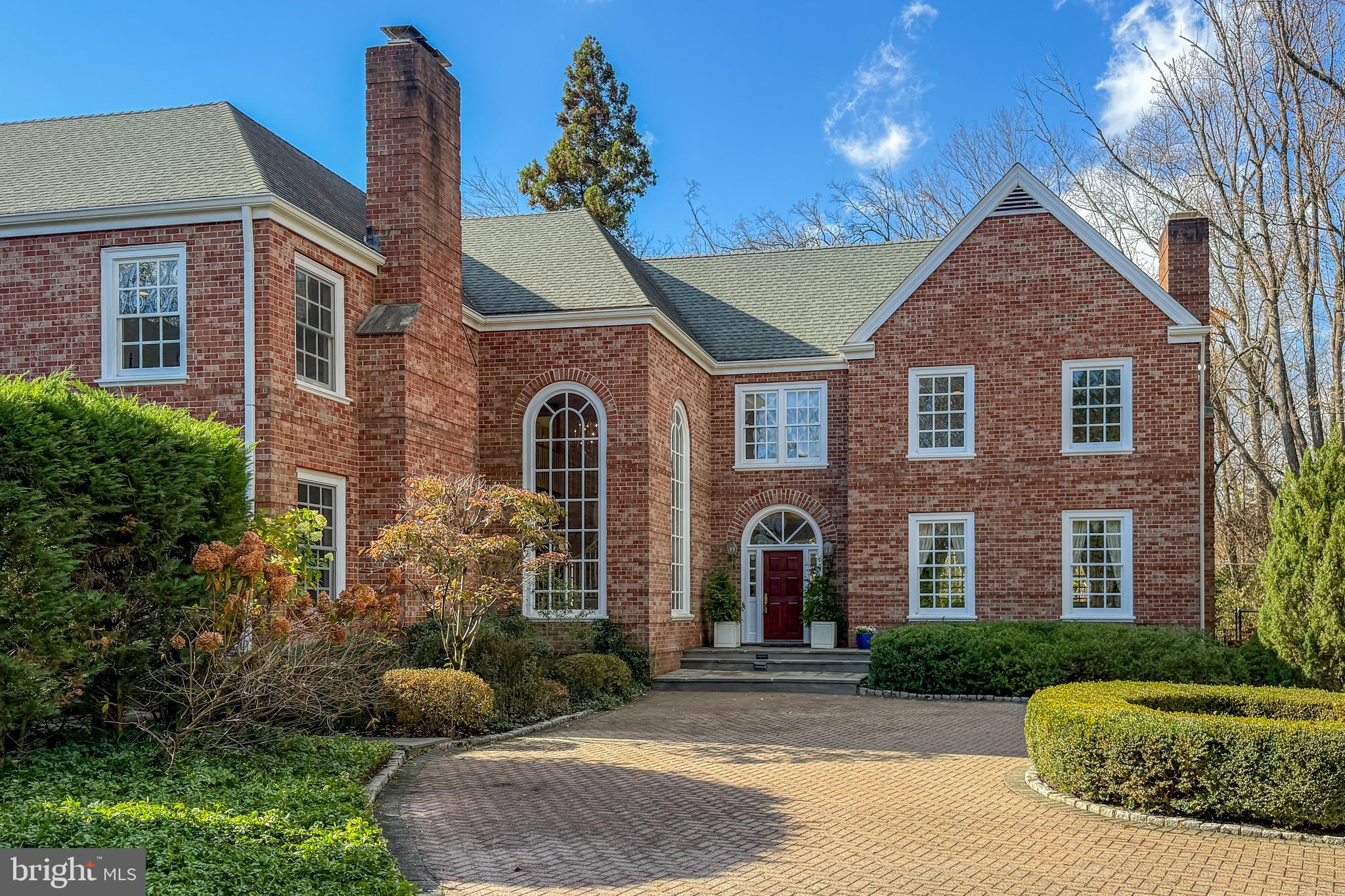 300 BROOKS BEND