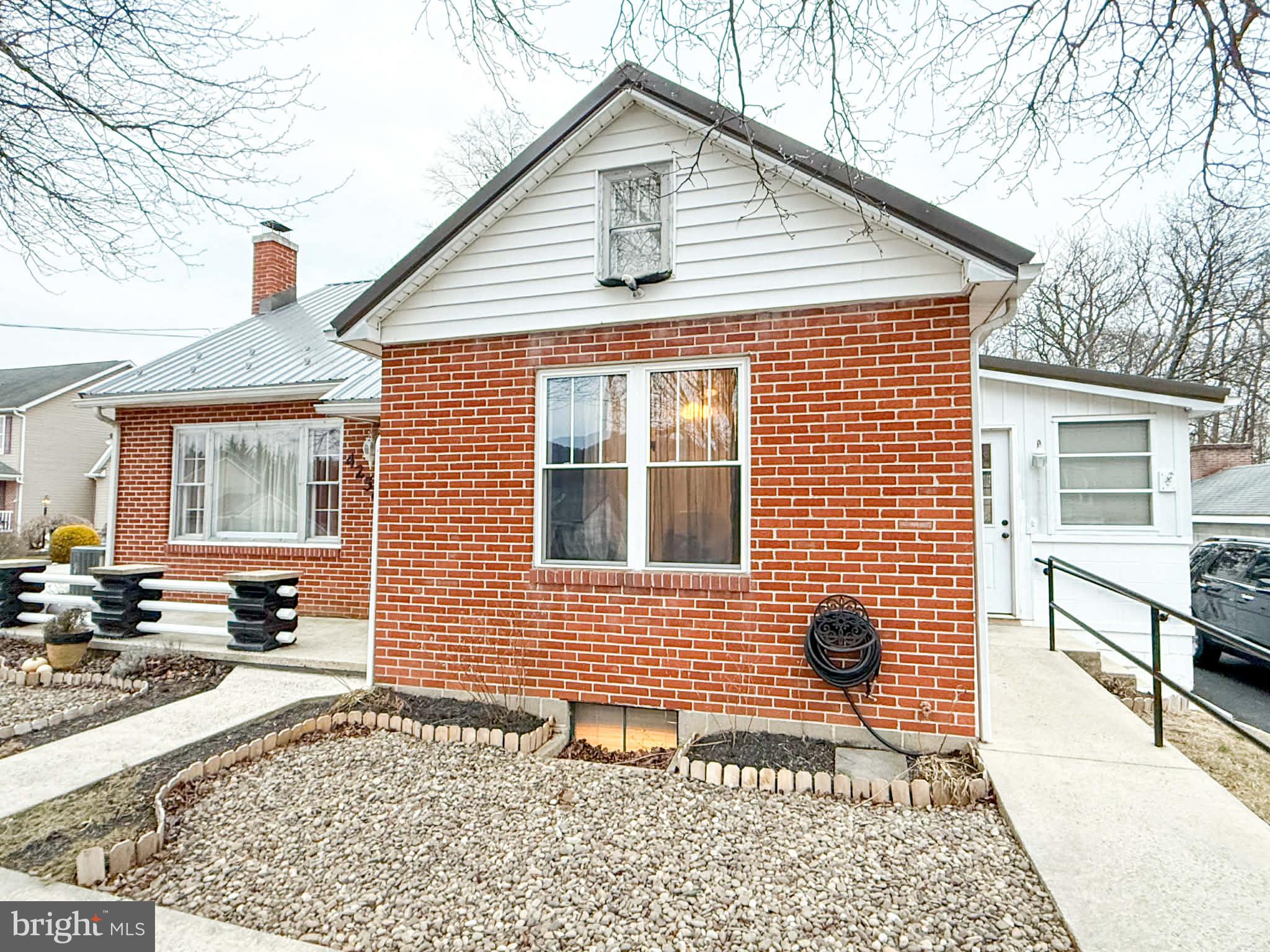 CHARLESTOWN - Residential