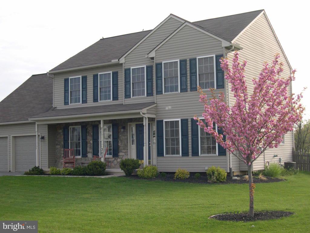 MAYTOWN VILLAGE SQUARE - Residential