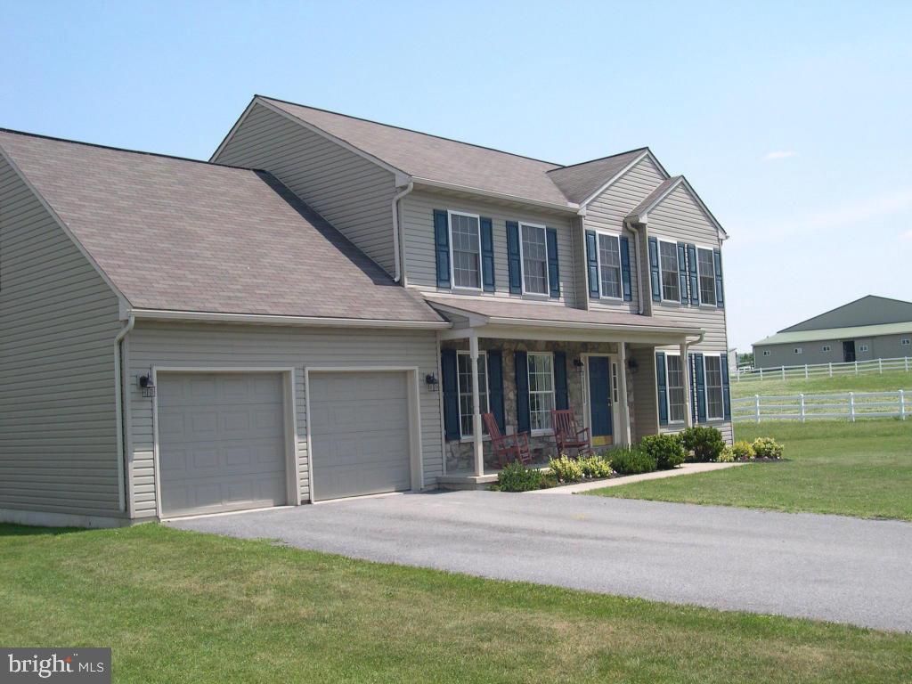 MAYTOWN VILLAGE SQUARE - Residential