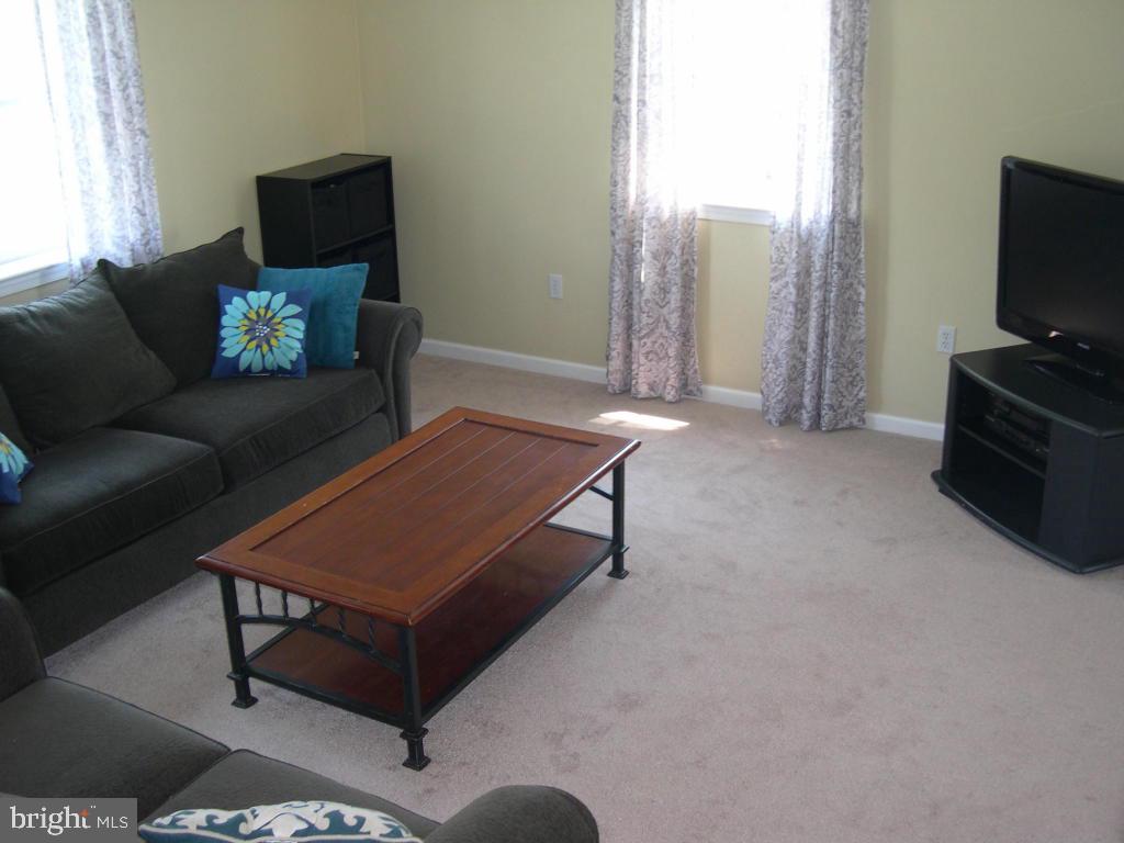 MAYTOWN VILLAGE SQUARE - Residential