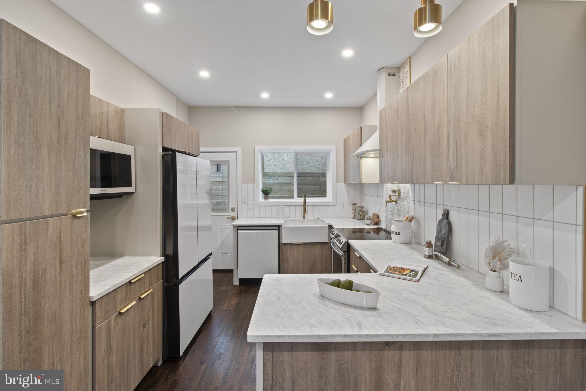 EAST PASSYUNK CROSSING - Residential