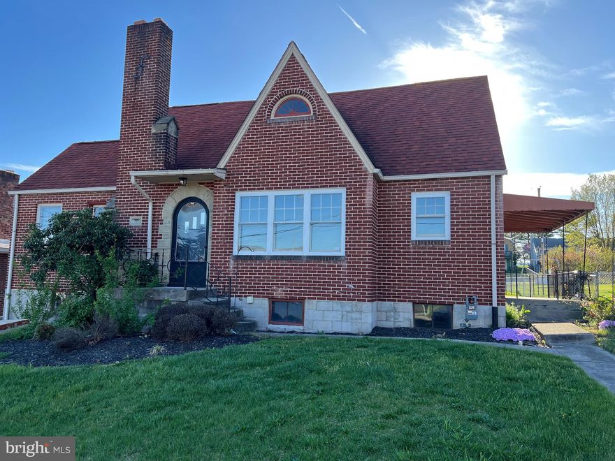 Don't miss out on this opportunity to live right Across from Fort Hill High School !
3 Bedroom with a spacious rear yard!