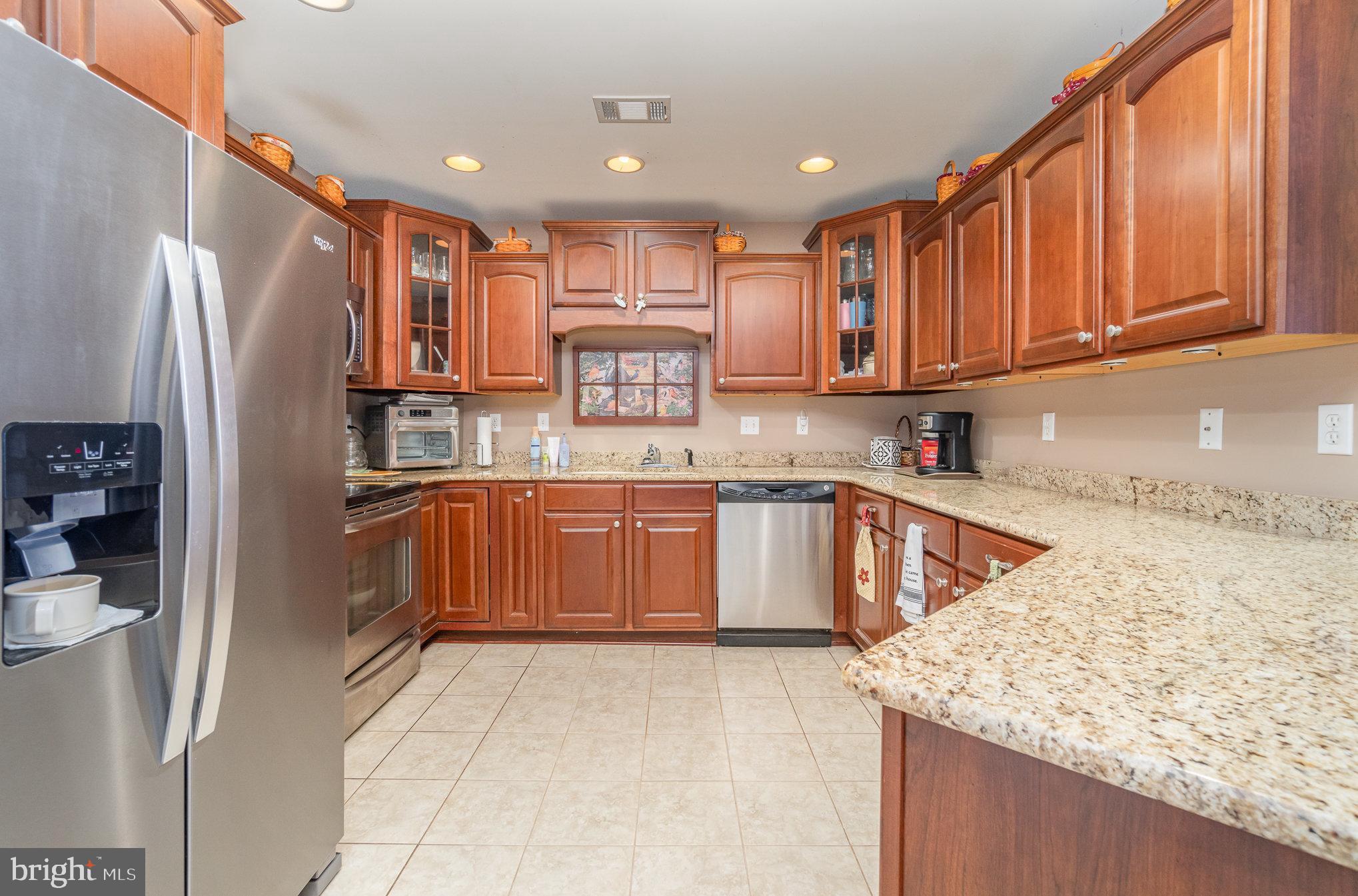115 BLACKBIRD LANE