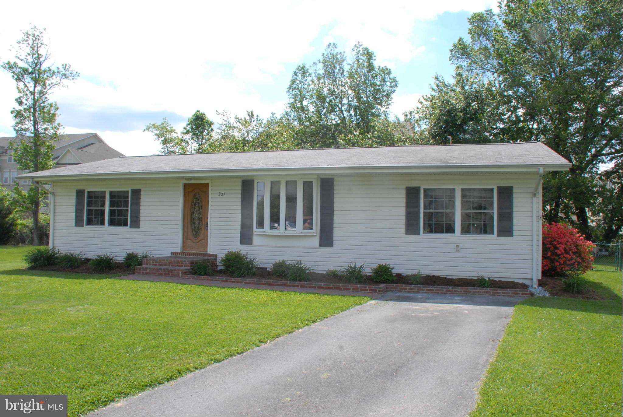 TERRACE VILLAGE LA PLATA - Residential Lease