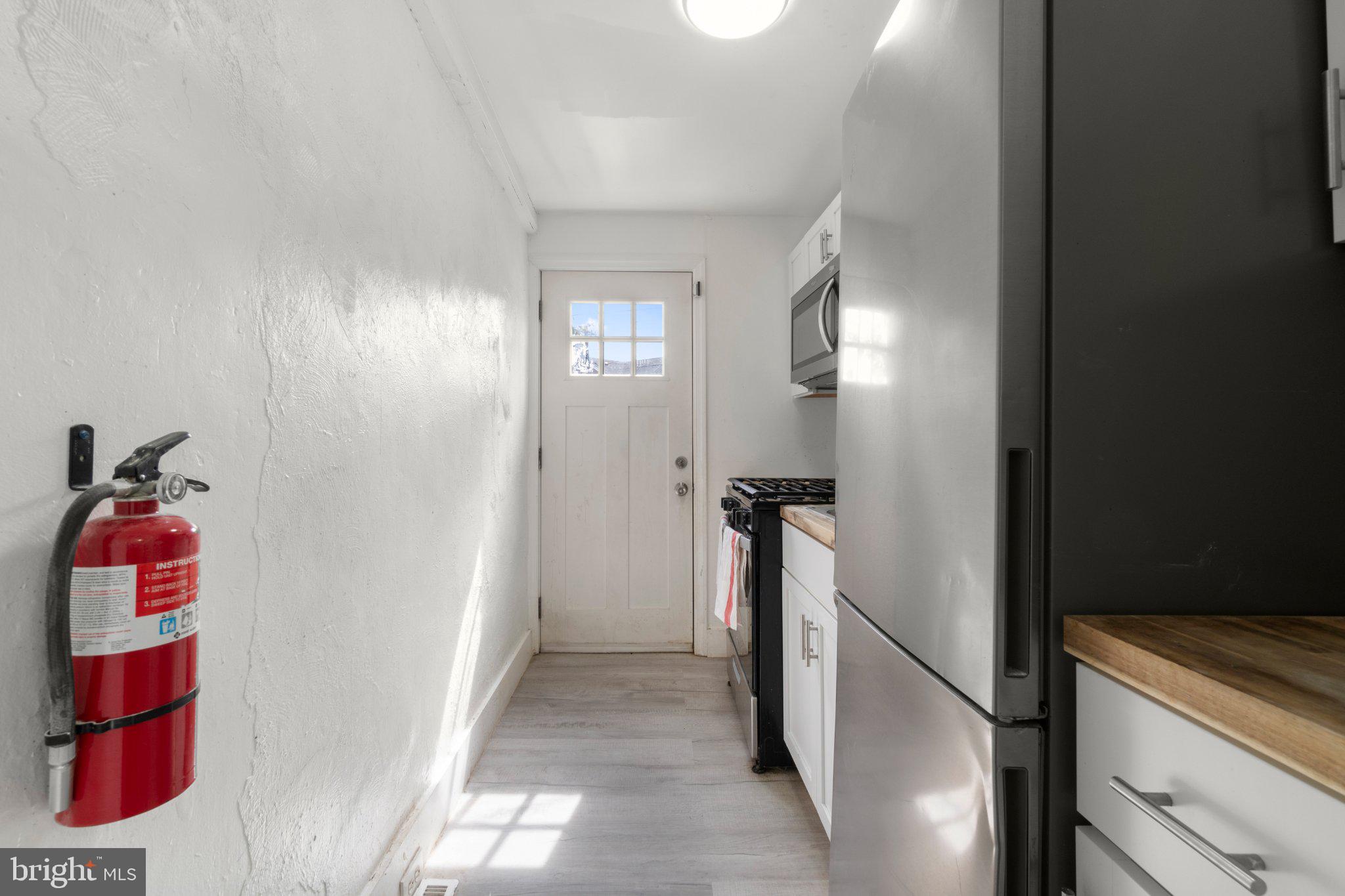 1212 N OCTAGON RD-NORTH ROAD