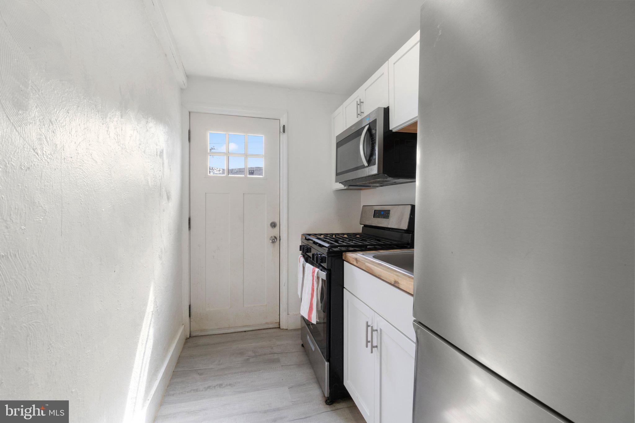 1212 N OCTAGON RD-NORTH ROAD