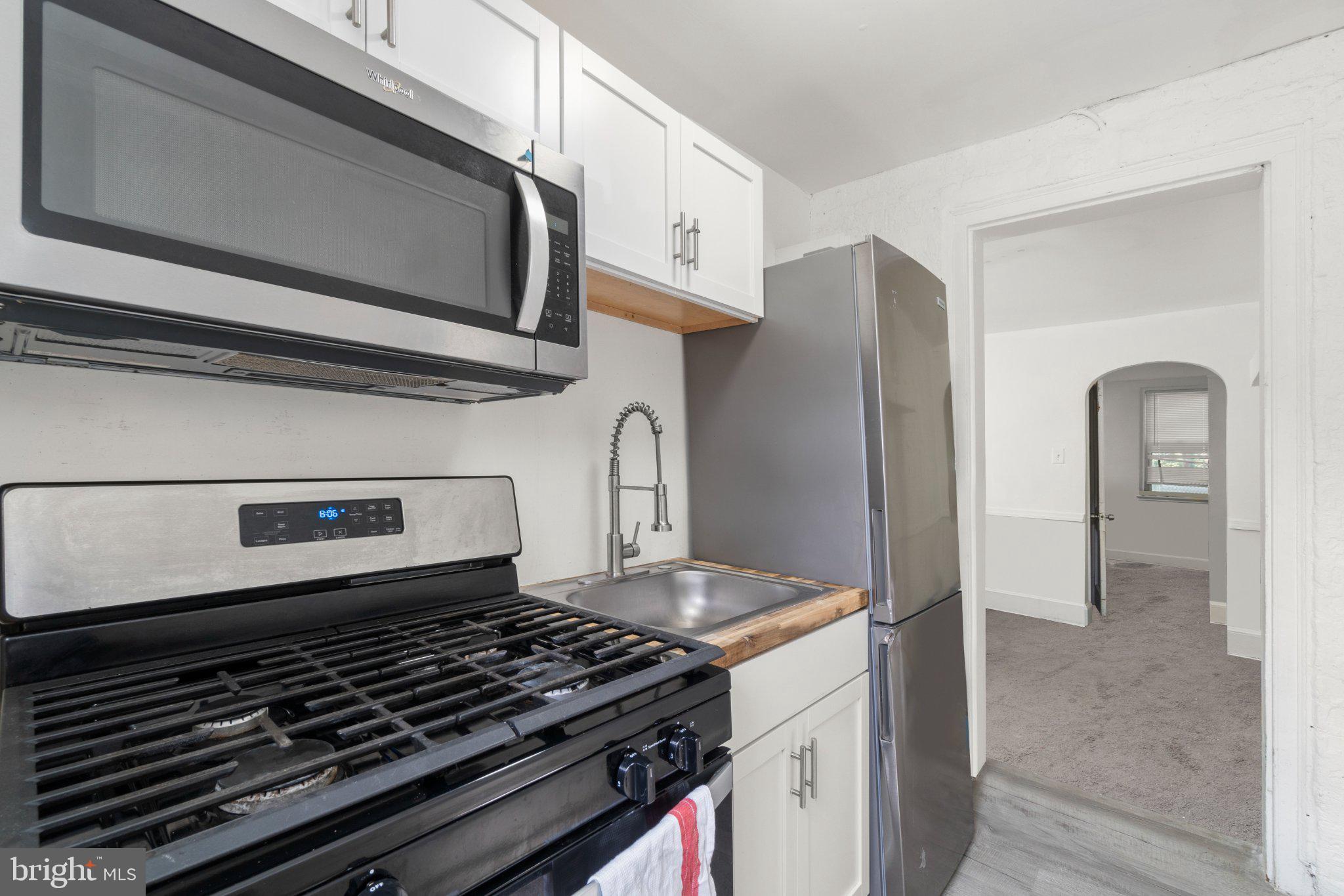 1212 N OCTAGON RD-NORTH ROAD