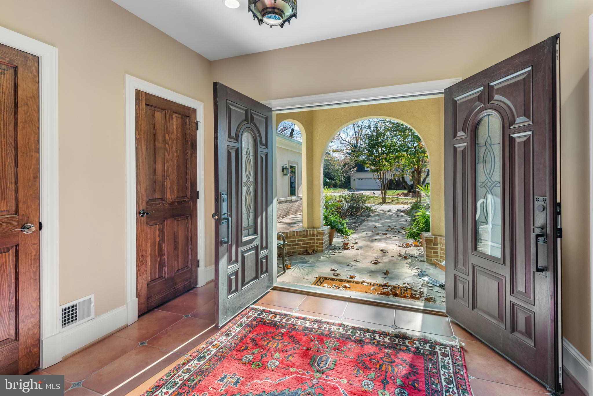 LUXMANOR - Residential