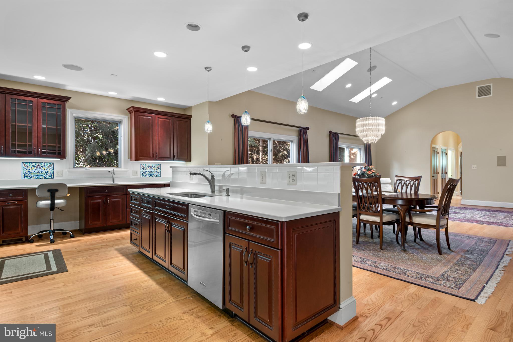 LUXMANOR - Residential