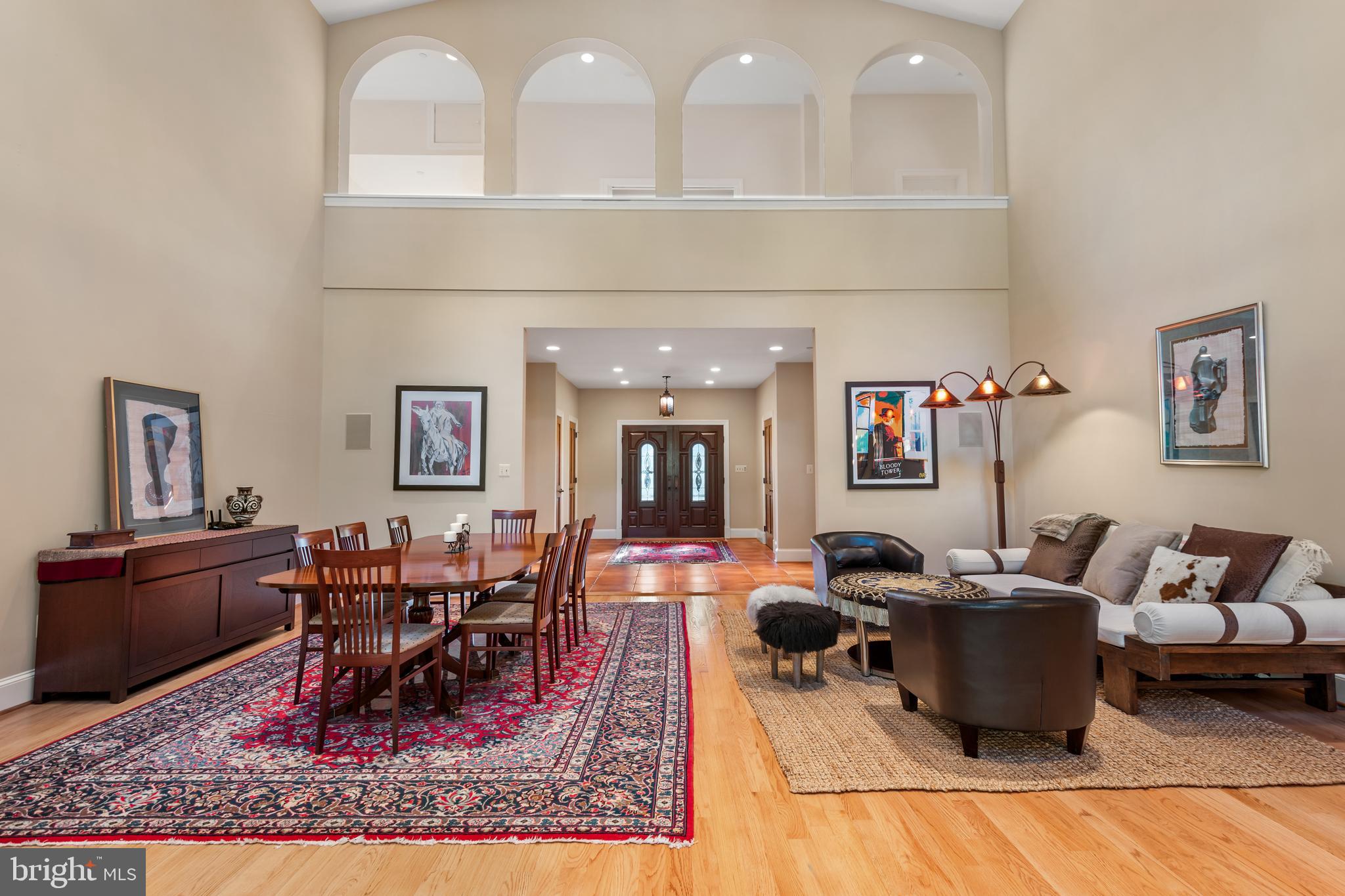 LUXMANOR - Residential