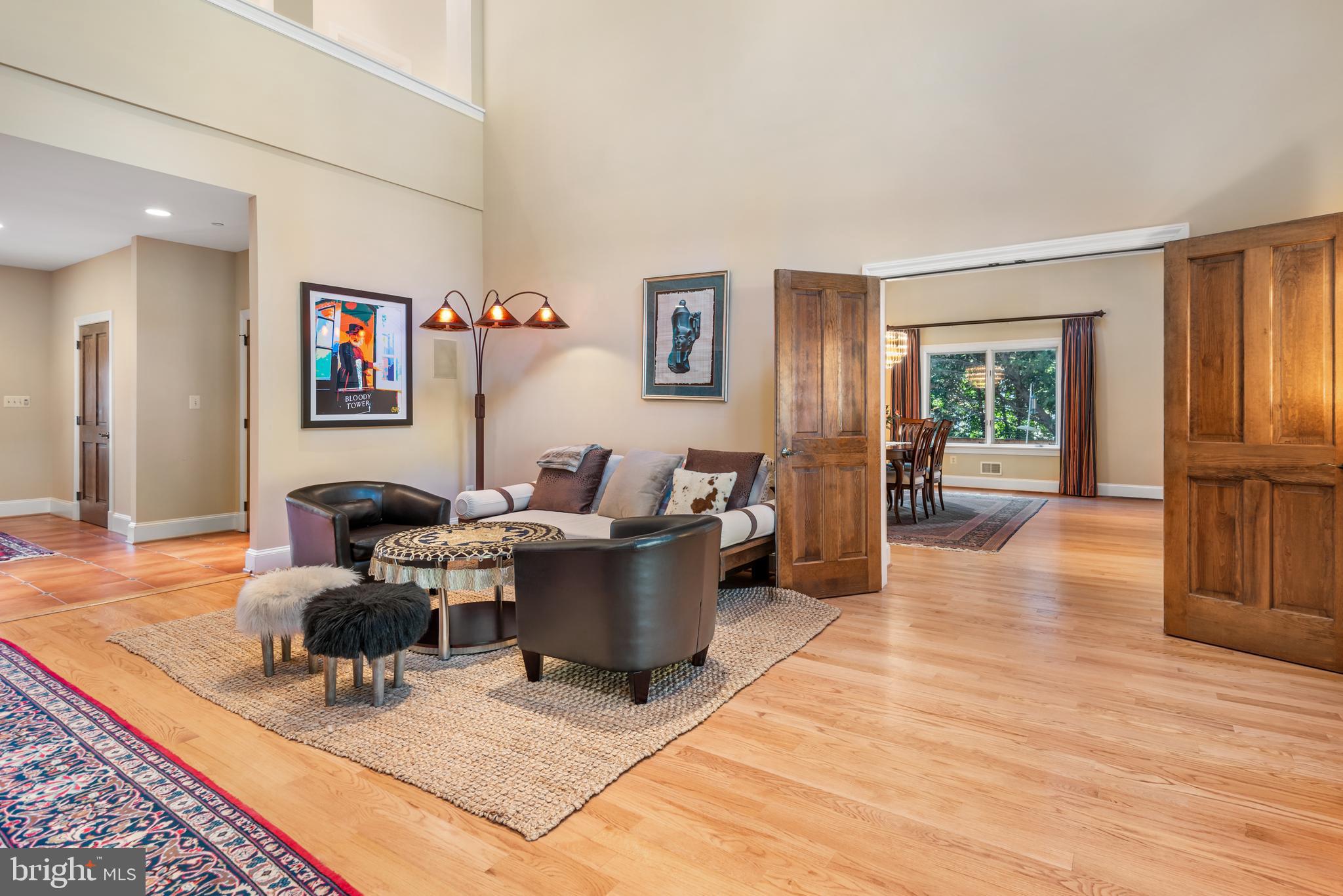 LUXMANOR - Residential