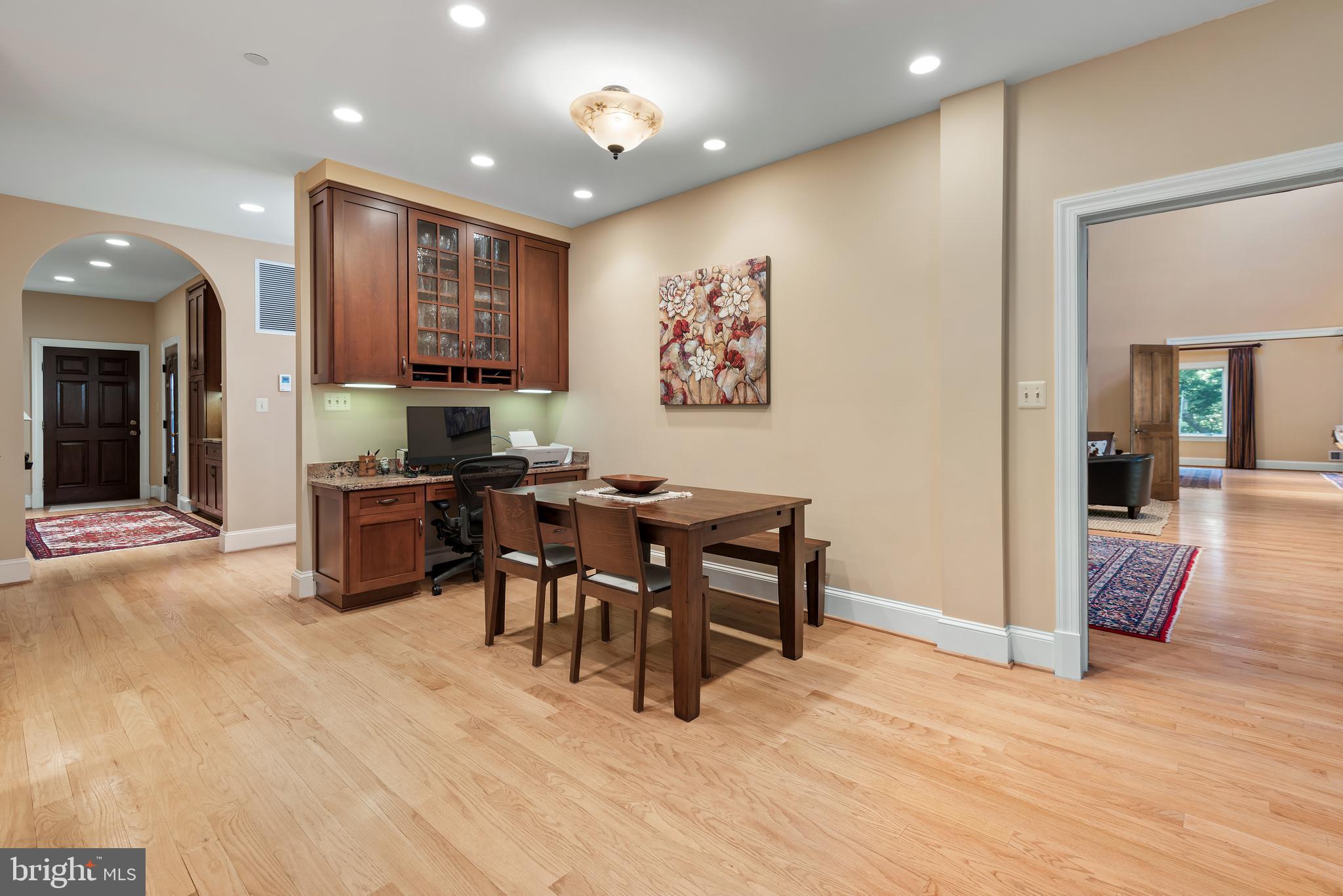 LUXMANOR - Residential