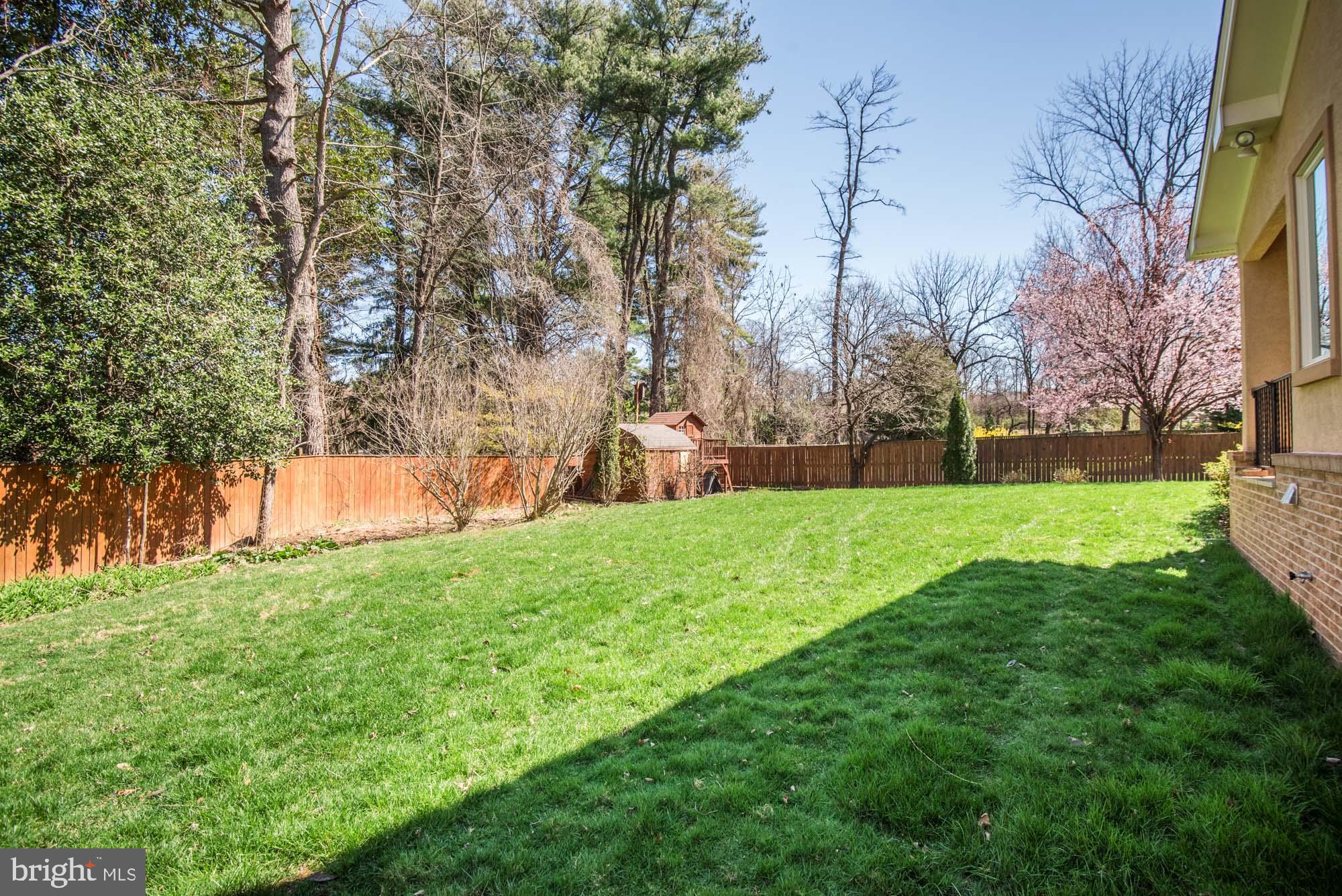 LUXMANOR - Residential