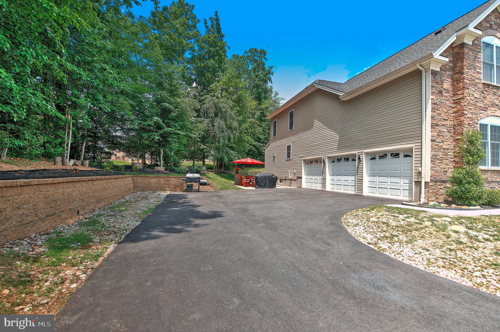 THE ESTATES AT CEDARDAY - Residential