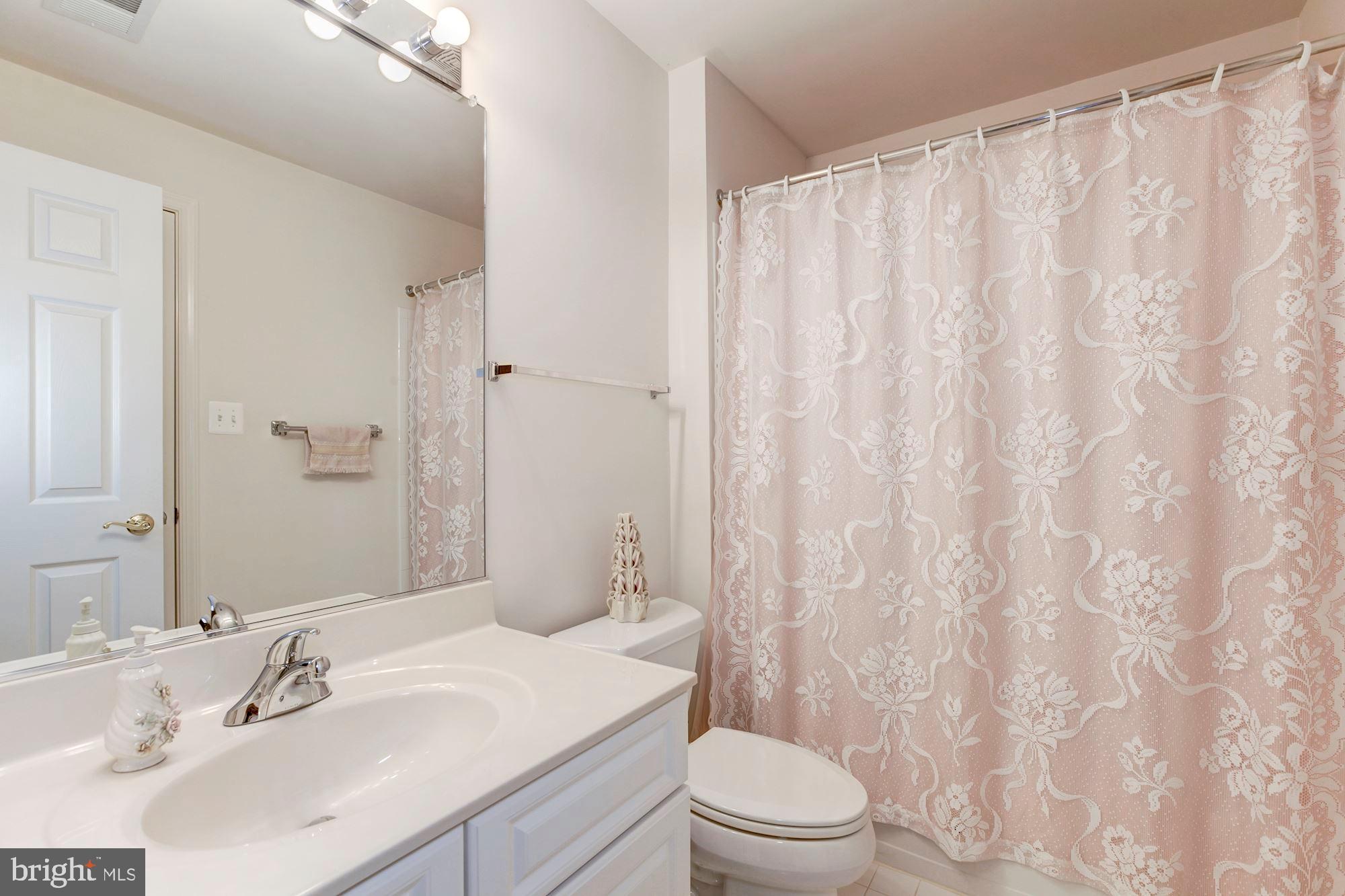 KING FARM BAILEYS COMMON - Residential Lease